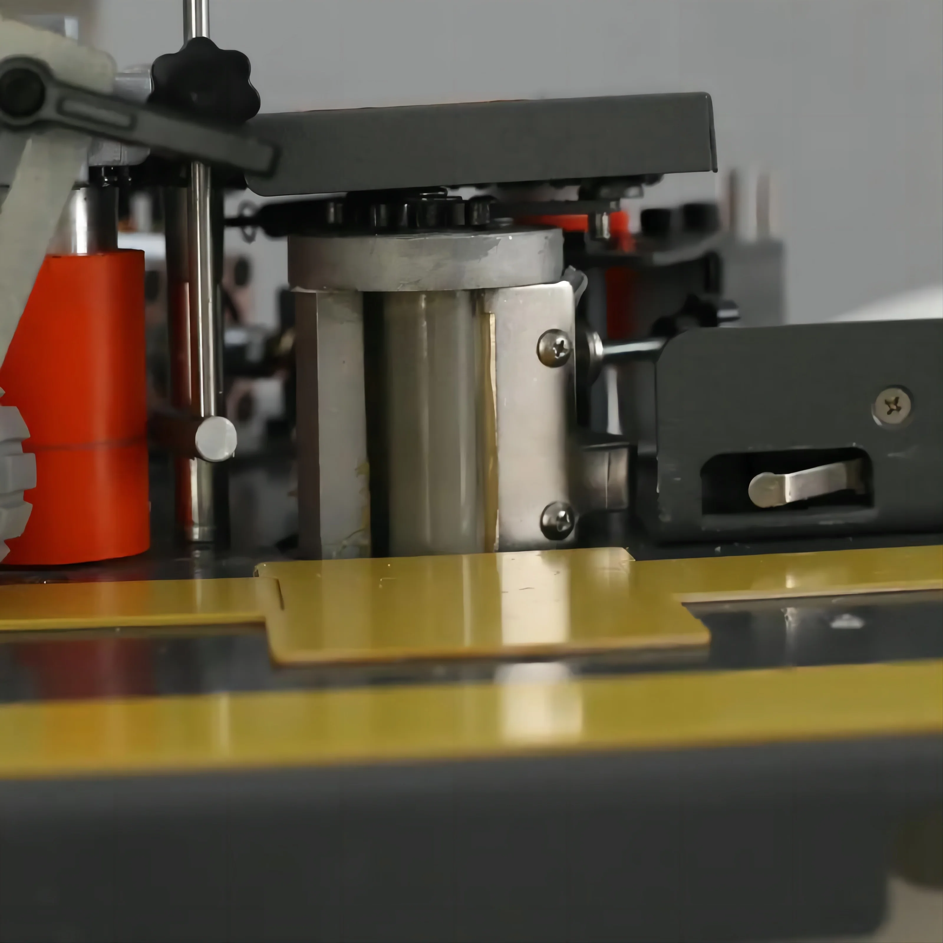 New Automatic edge banding machine electric edge bander trimming and polishing machine