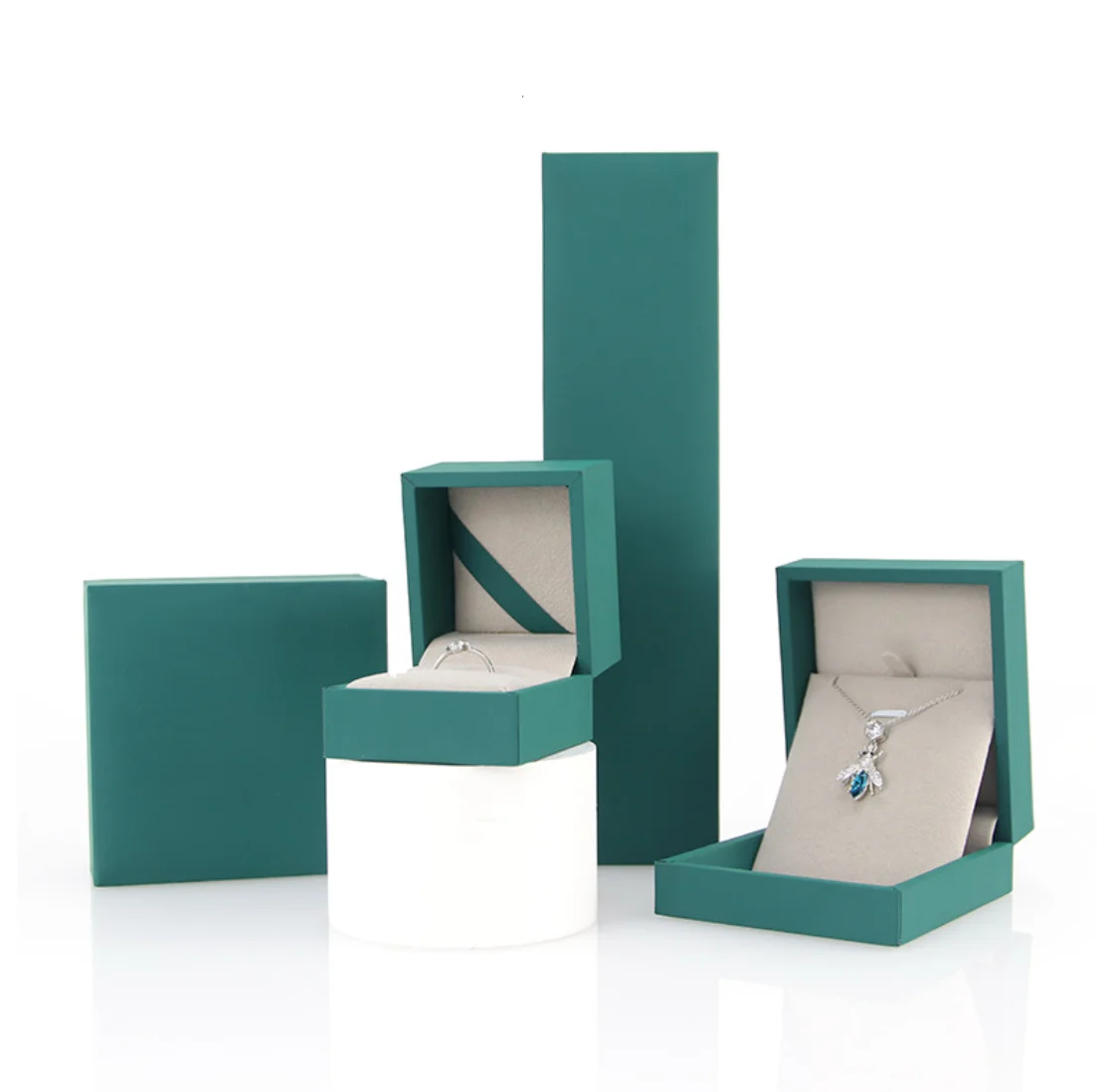 2022 Высококачественная зеленая мягкая Жесткая шкатулка для ювелирных изделий на ощупь, новая упаковка для ювелирных изделий