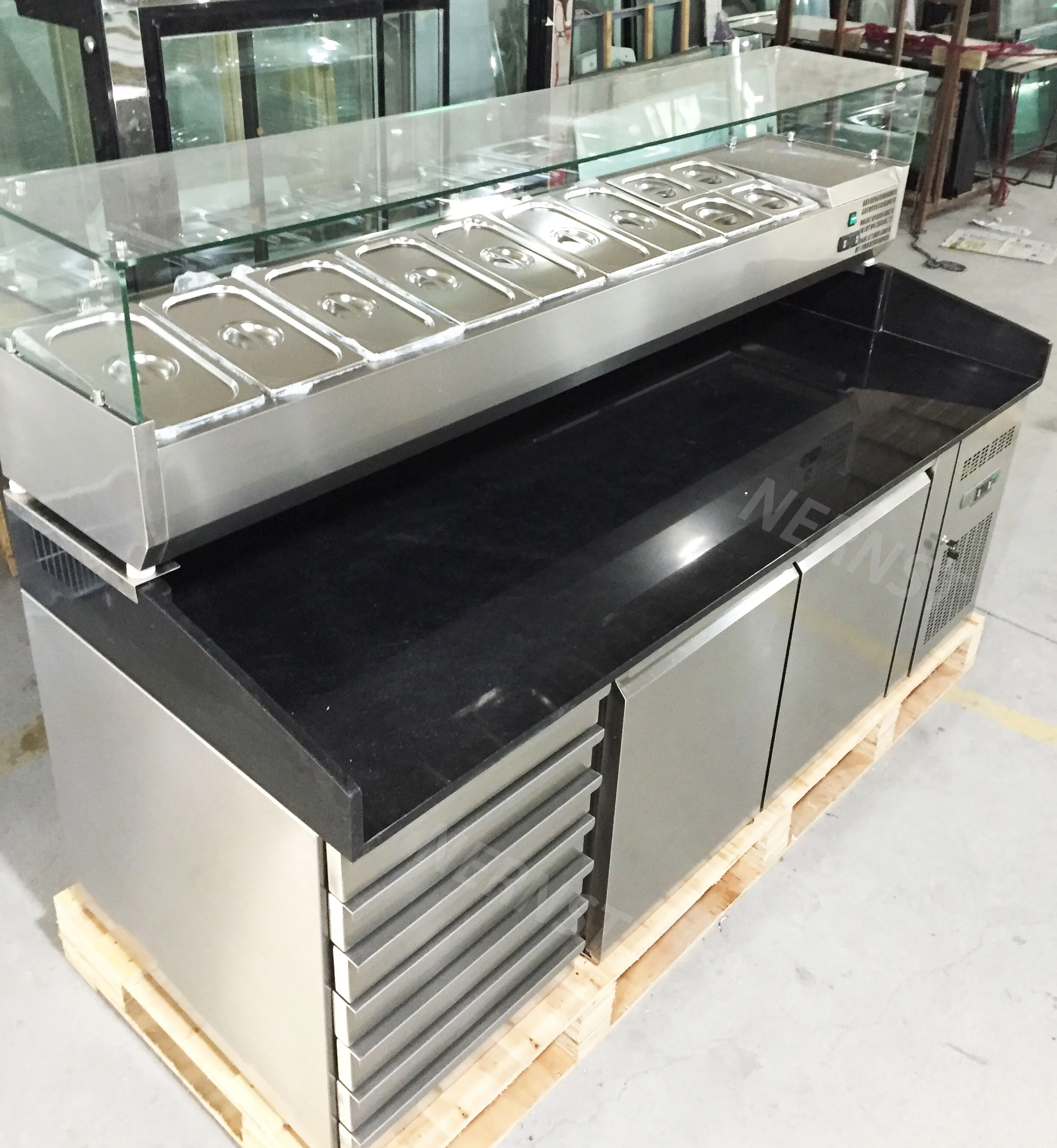 Hot Sales Wholesale 3 Doors Stainless Steel Refrigerated Pizza Work Table Commercial Counter Pizza Prep Table Refrigerator