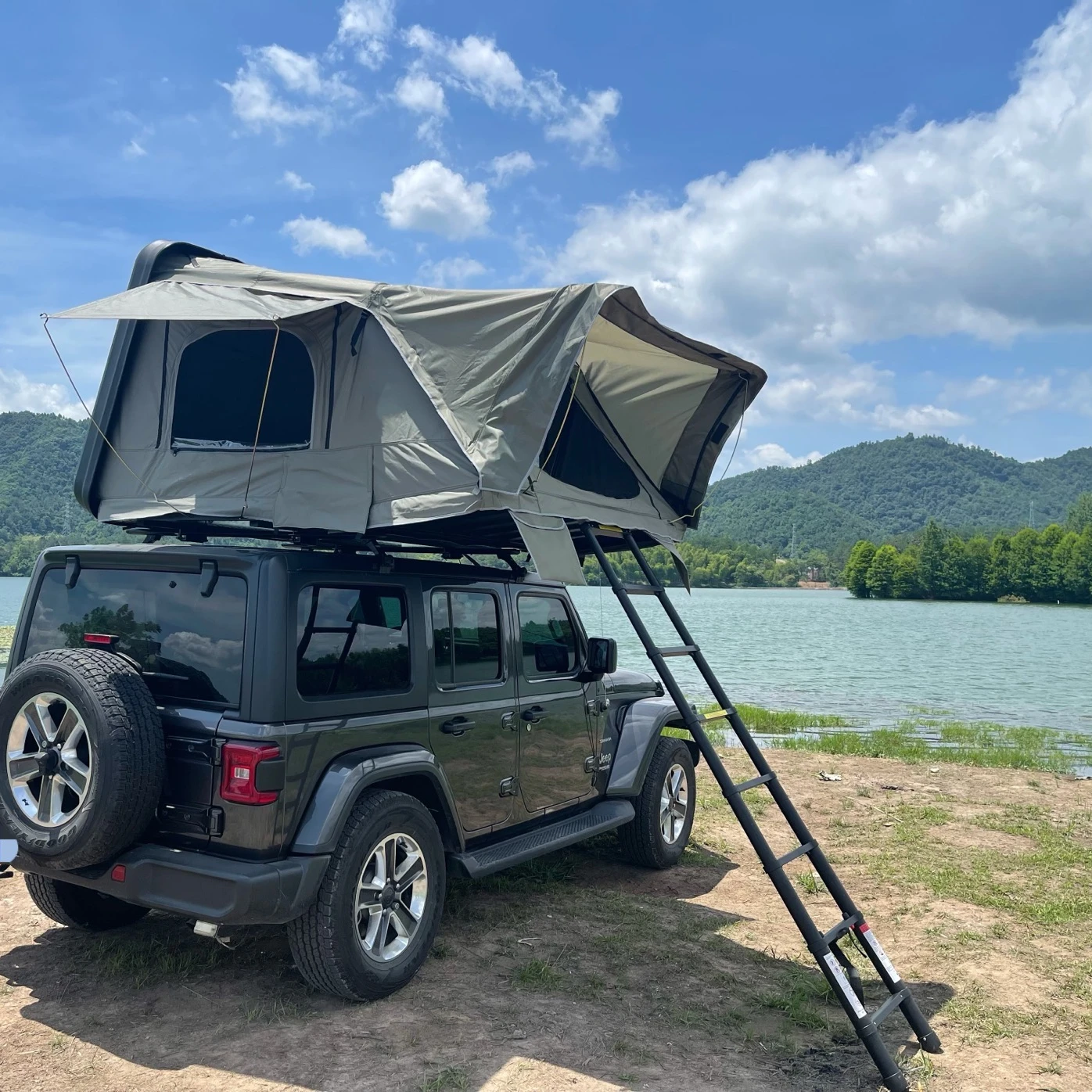 Roof top tent  roof top tent hard shell 4 person for Parent-child camping