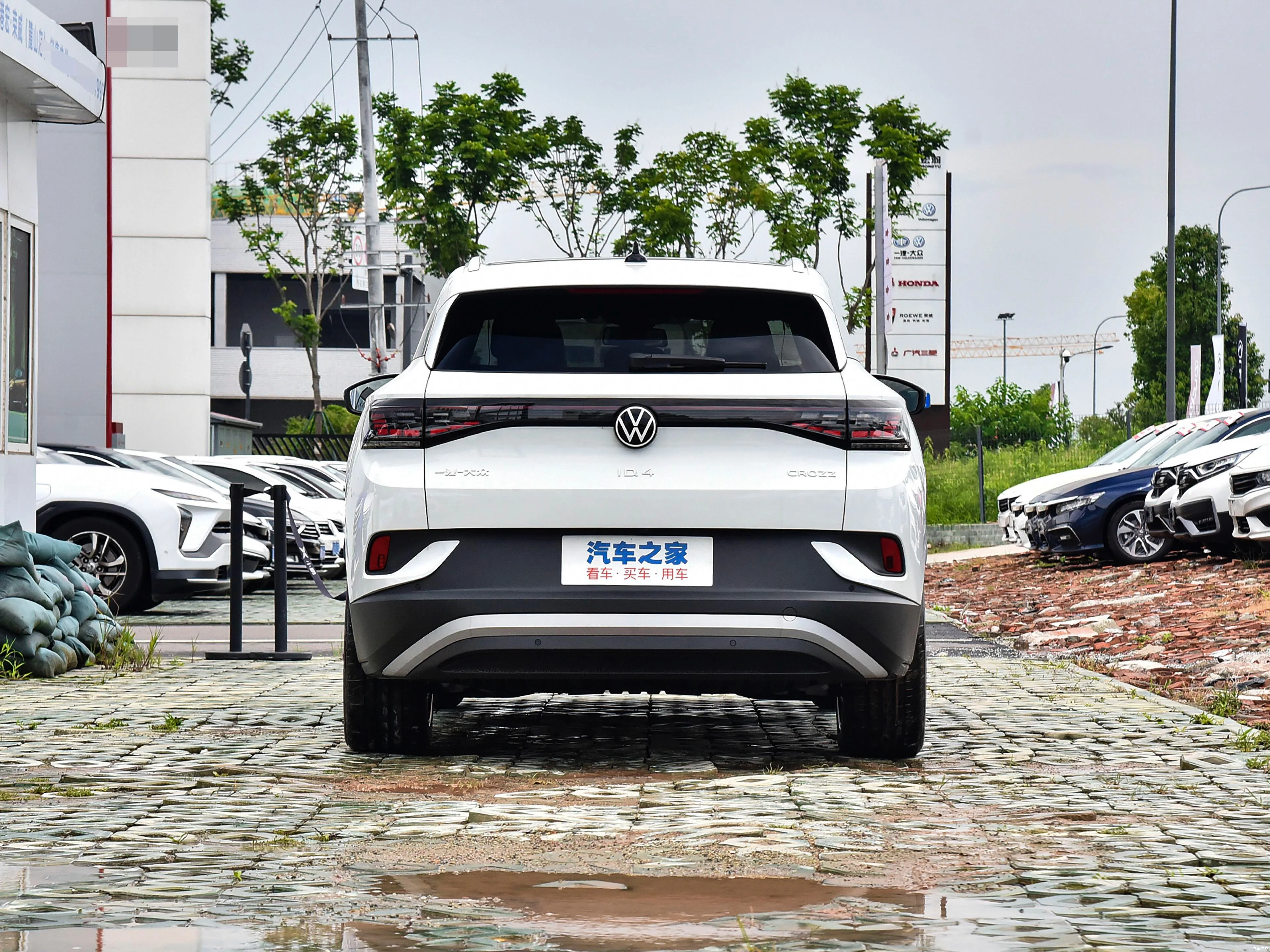 Electric vehicle car VW ID4 CROZZ PURE 2021 NEV LHD battery electric 5 seat 4 doors new energy