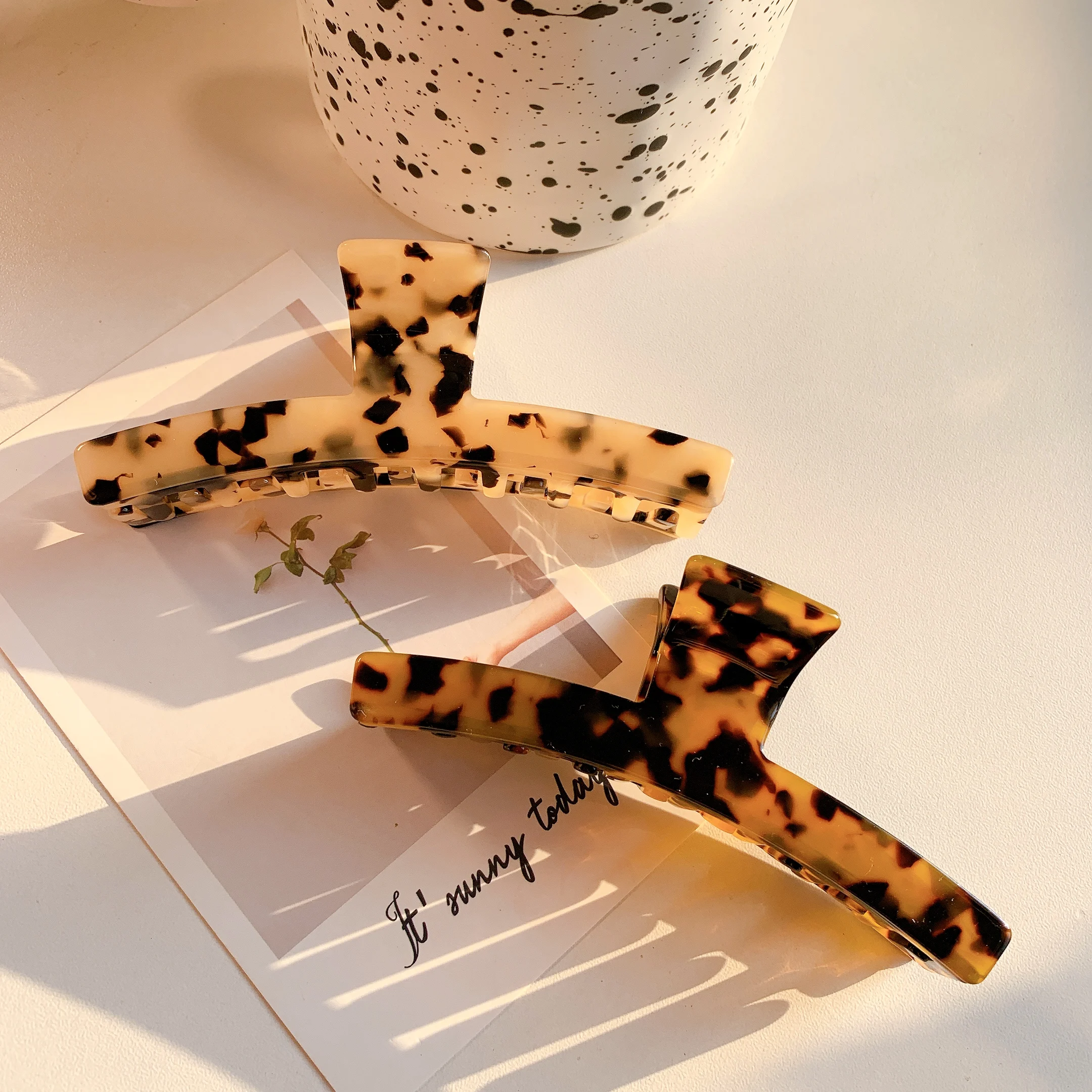 Оптовая продажа корейских женских Модных леопардовых аксессуаров для волос Yucat с большим когтем 11,5 см акриловые большие заколки для волос с уксусной кислотой для девочек