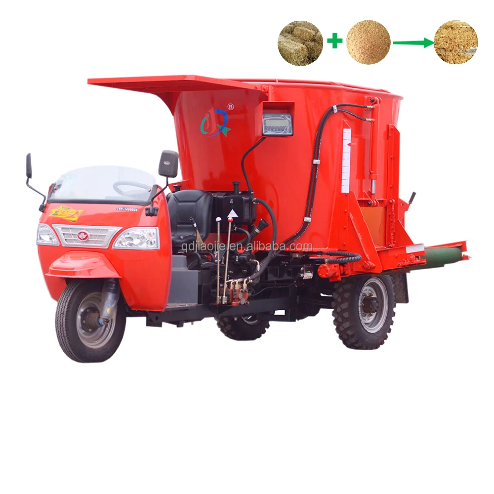 New self propelled TMR cattle feed mixer wagon straw mixer cow feed processing machine animal silage forage mixer for dairy farm