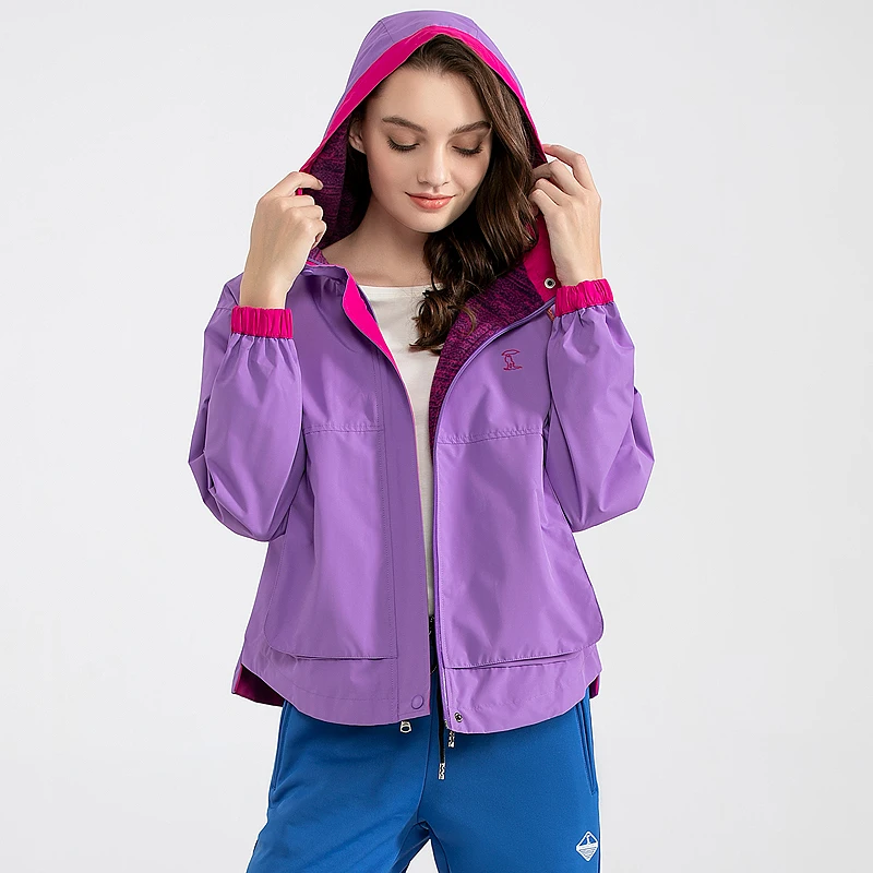 
Outdoor woman sports coat with hat soft-shell fleece comfortable warm windproof waterproof Lady Jacket outside ladies sportswear 
