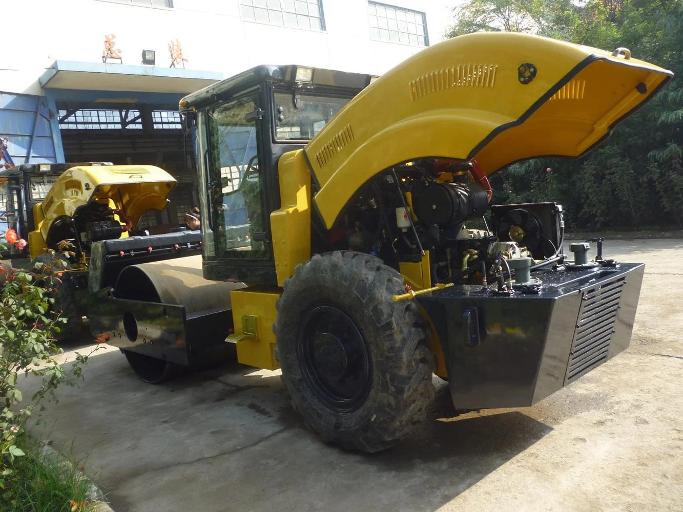 China New 8 ton Single Drum Vibrator Road Roller LTS208H With Spare Parts