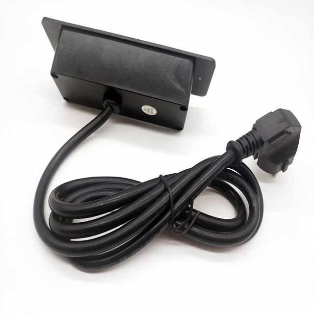  Универсальная настольная USB-розетка для