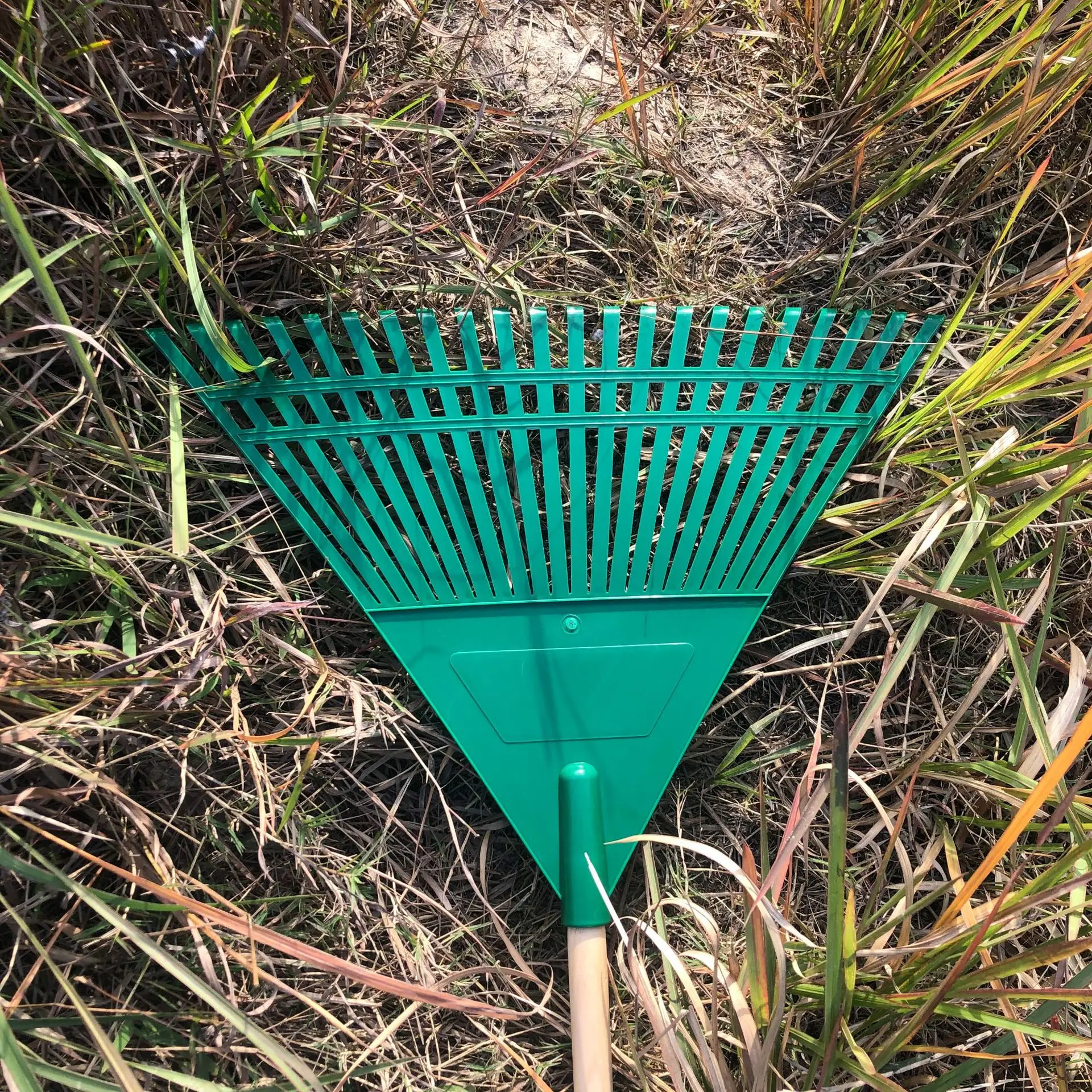 22 Tines Garden Clean Up Rake Plastic Lawn Rakes for Leaves