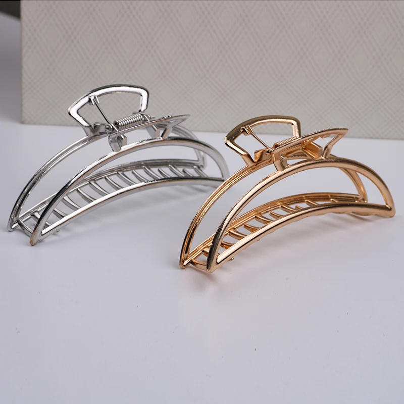 Girls Simple Metal Hair Accessories Back Head Bath Headdress Alloy Girls Ponytail Crescent Moon Shape Shark Hair Claw Clip