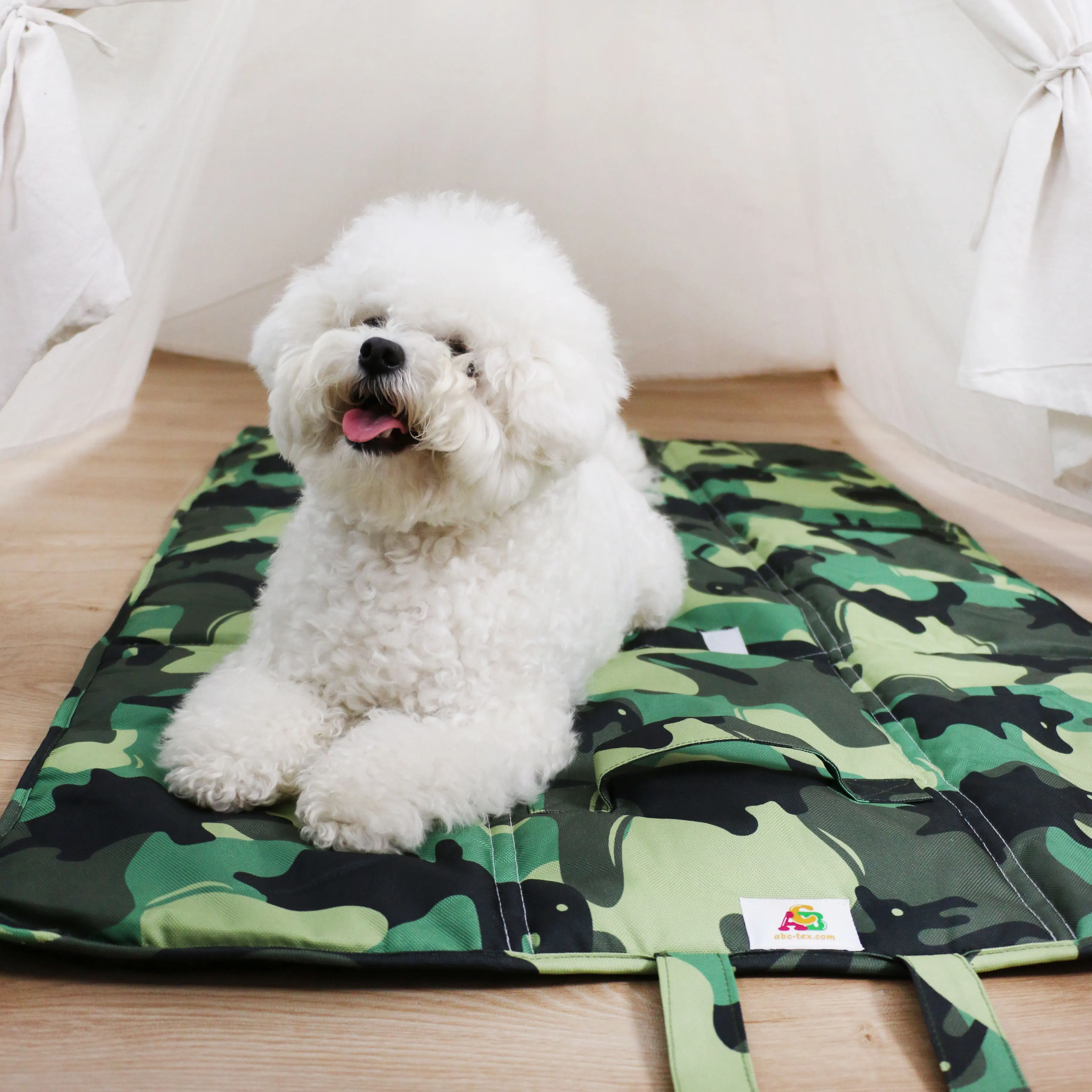 UK Boutique Soft Customized Prints Non-slip Waterproof Bed Easy Clean-Up Pet Portable Travel Mat for Dog