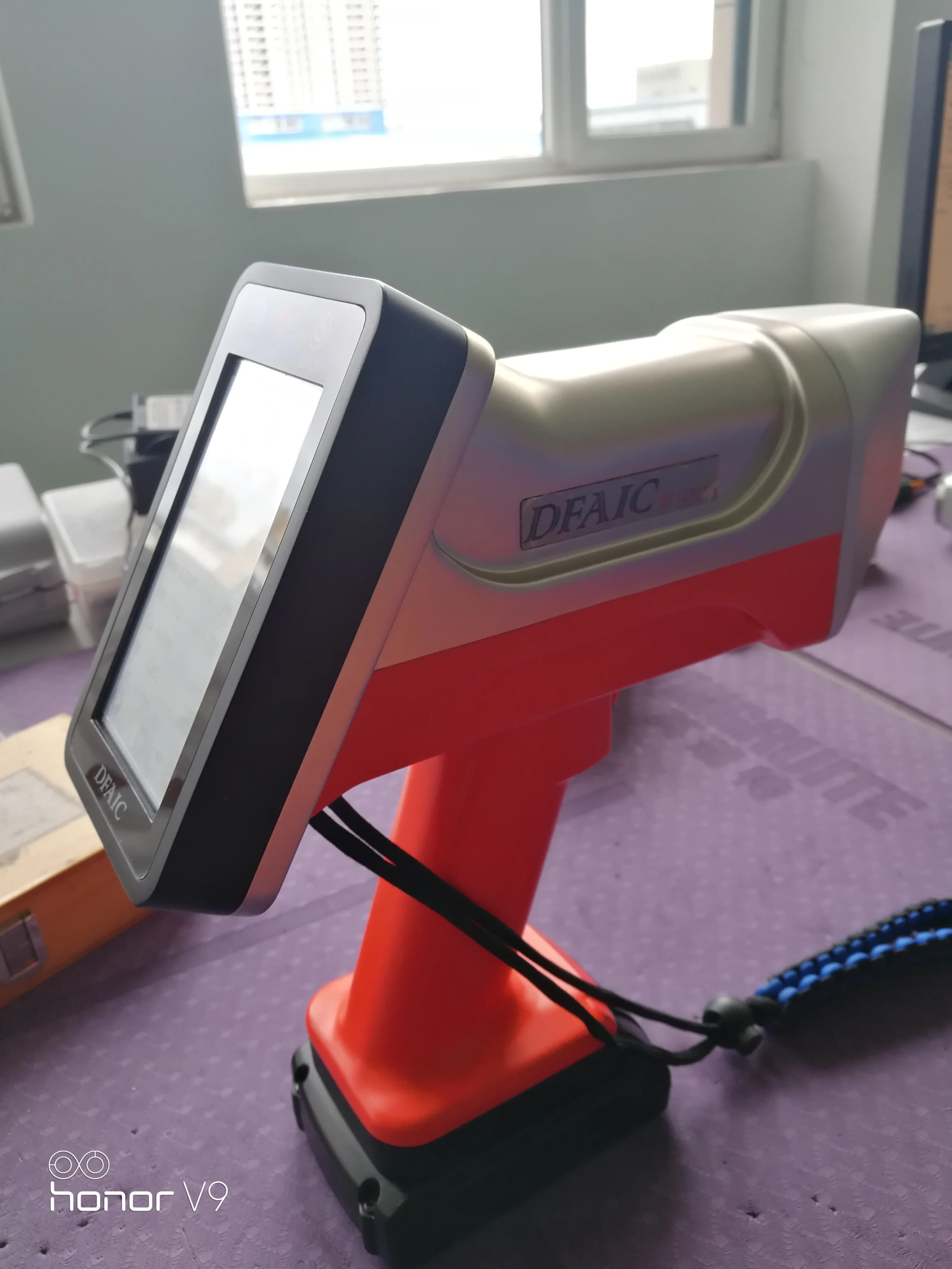 New Xrf Gold Tester Gun Handheld Portable Alloy Analyzer X-Ray Spectrometer