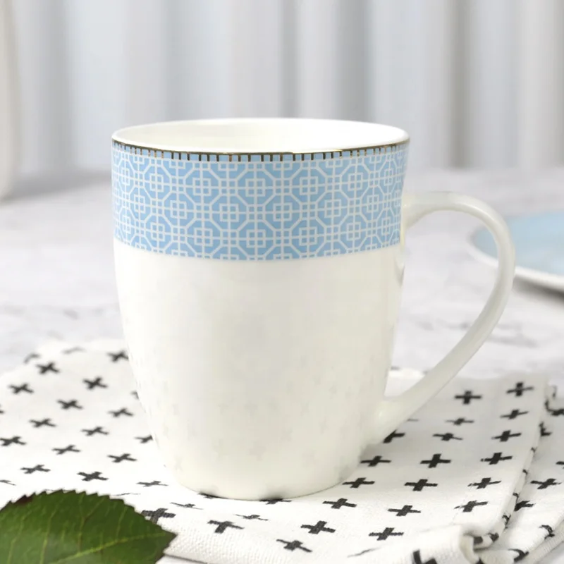Factory direct dinnerware sets fine bone china dinner set high quality Eco-friendly with excellent designs shining golden line