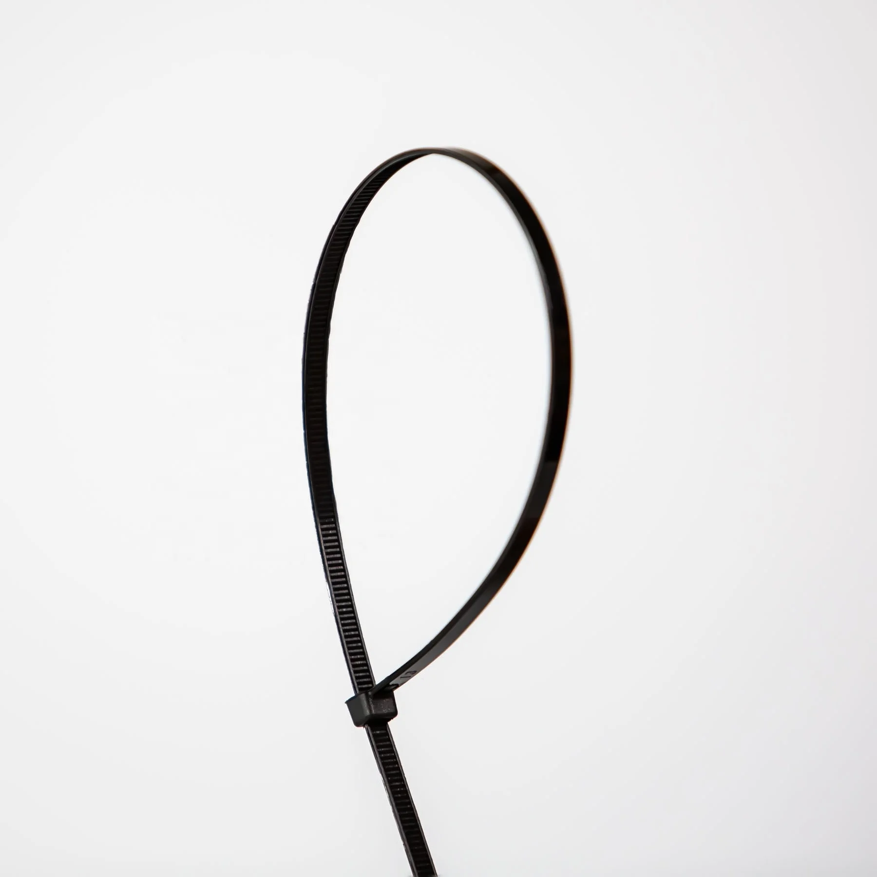 Manufacturer 100 pcs small bag 4.8*370mm nylon 66 cable ties