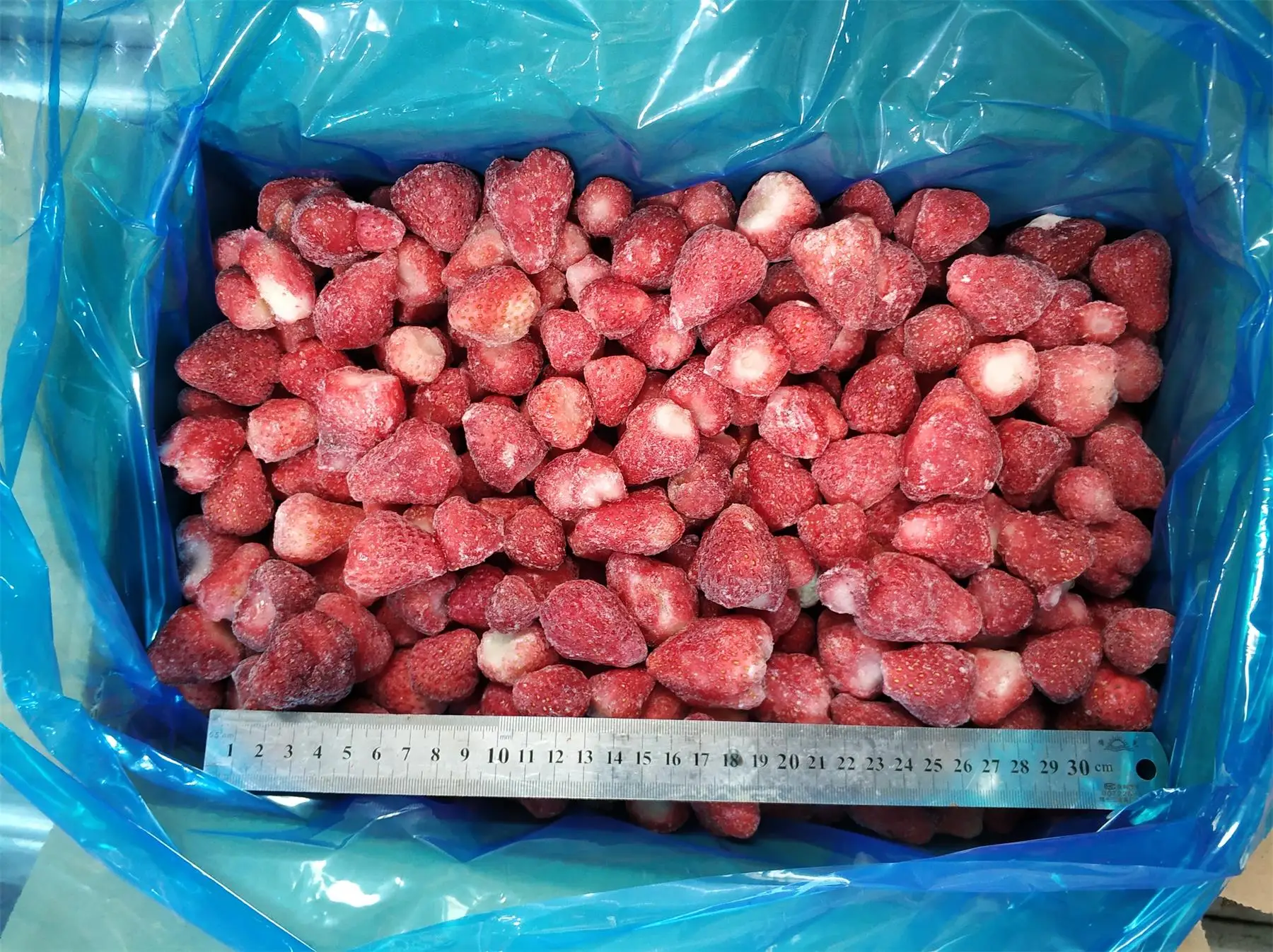 Новый сезон оптовая цена от производителя IQF замороженная клубника Египет красная сердцевина внутри фрукты для сокового варенья