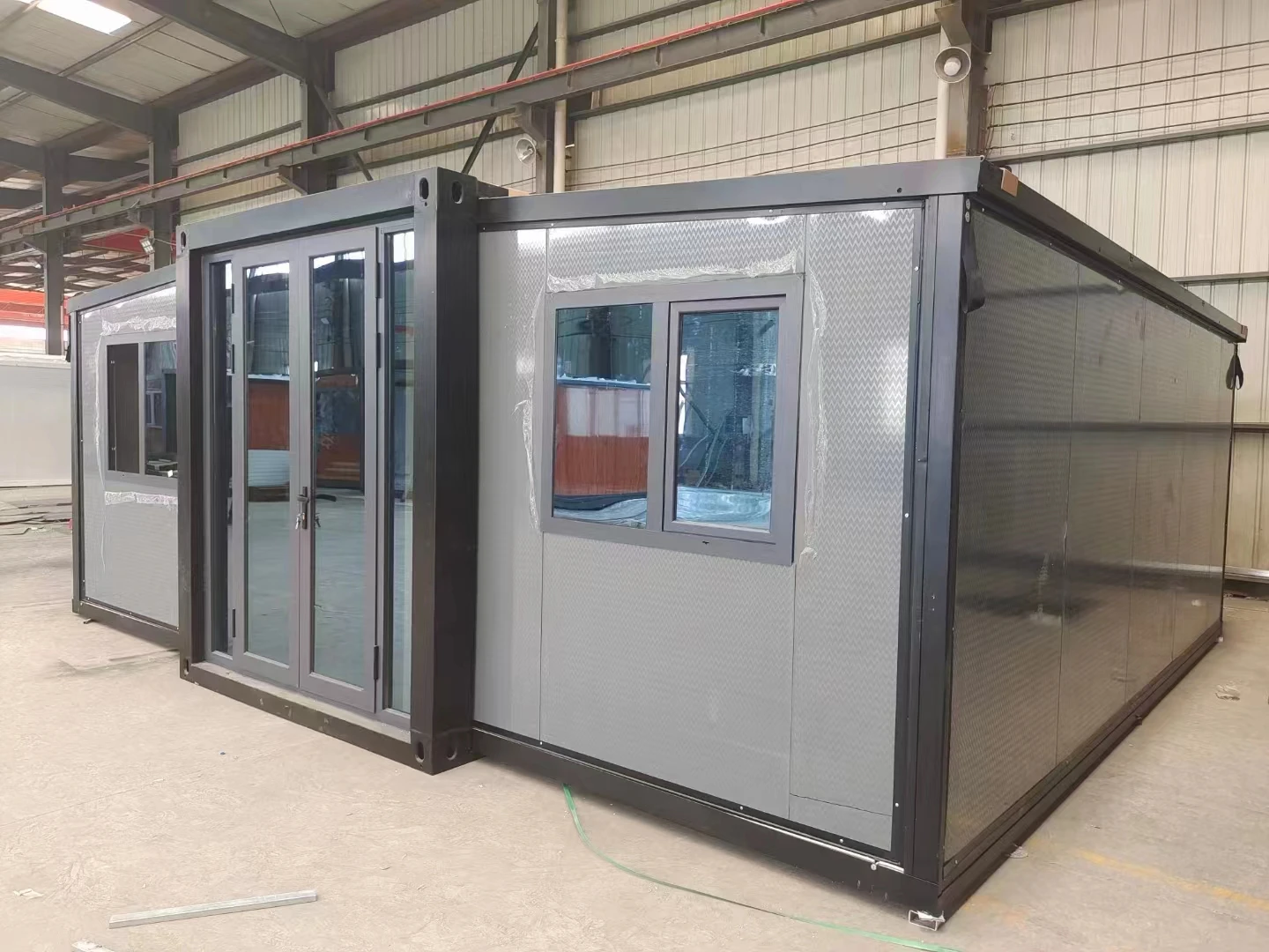 Factory Price 20 Feet Luxury Villa Modern Extendable Living Container House for wholesale price