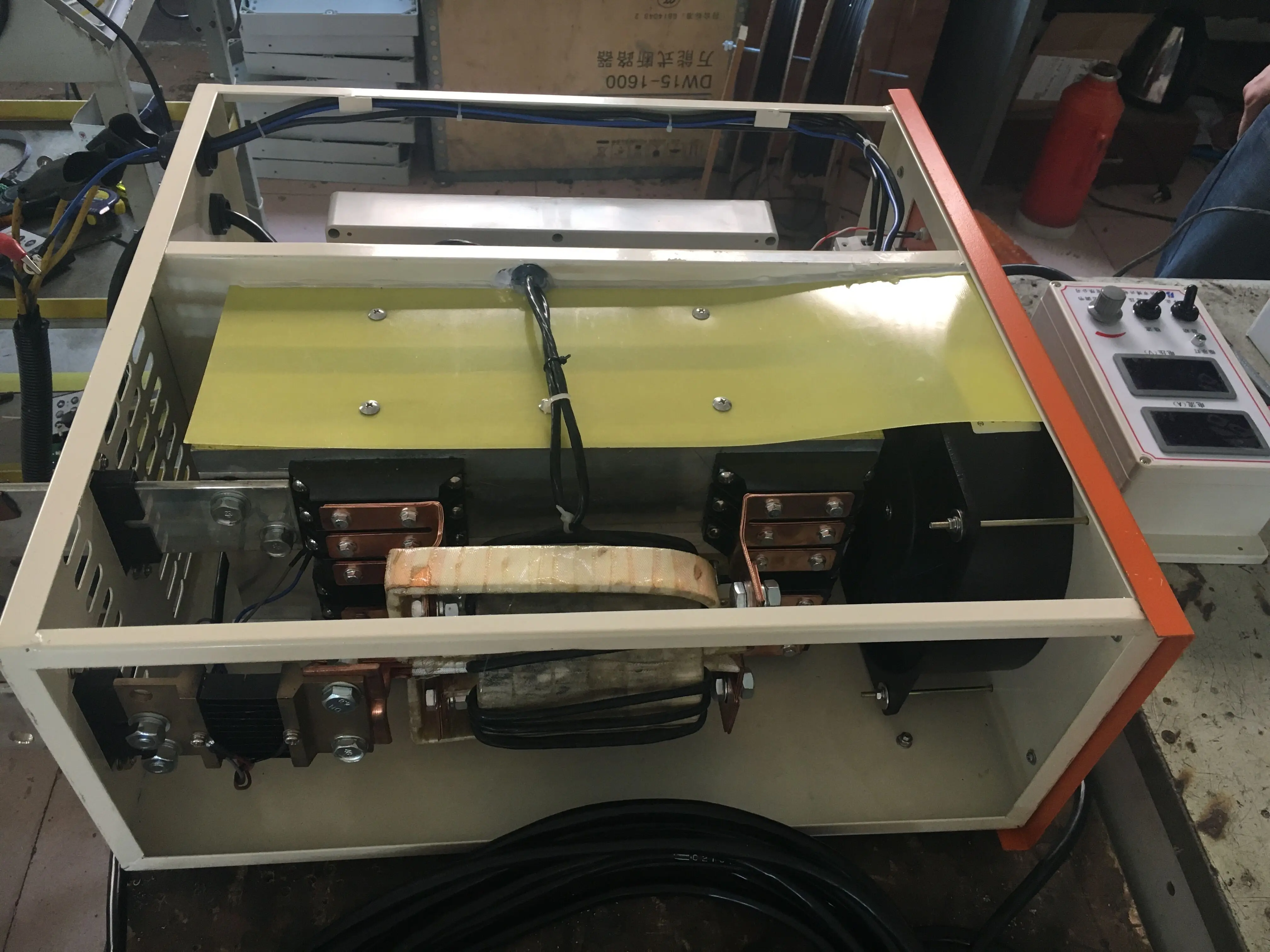 Покрытие 12 В 1000a питания