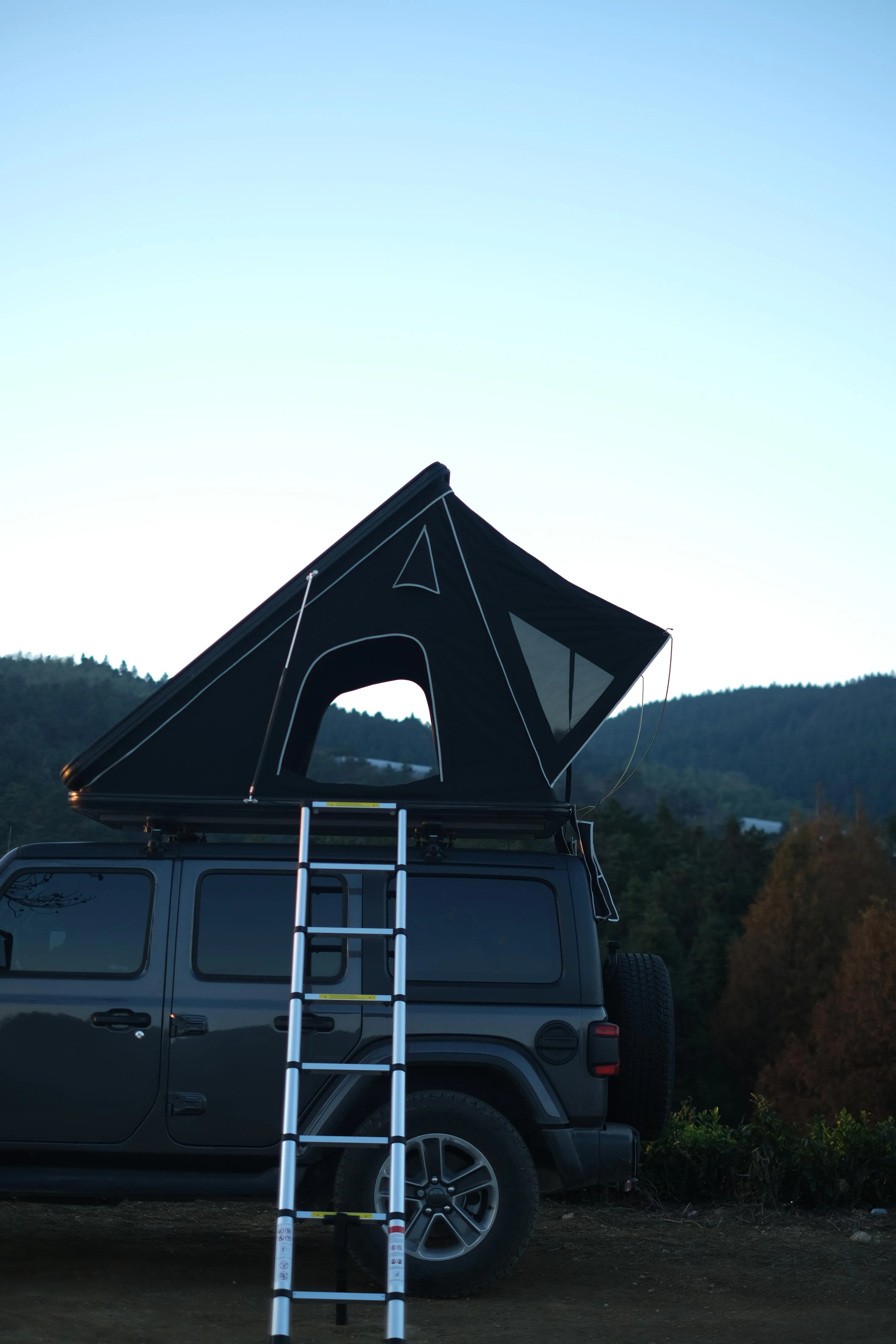 High Quality Canvas roof tent Extra large space Triangle Clam shell Hard tents for car