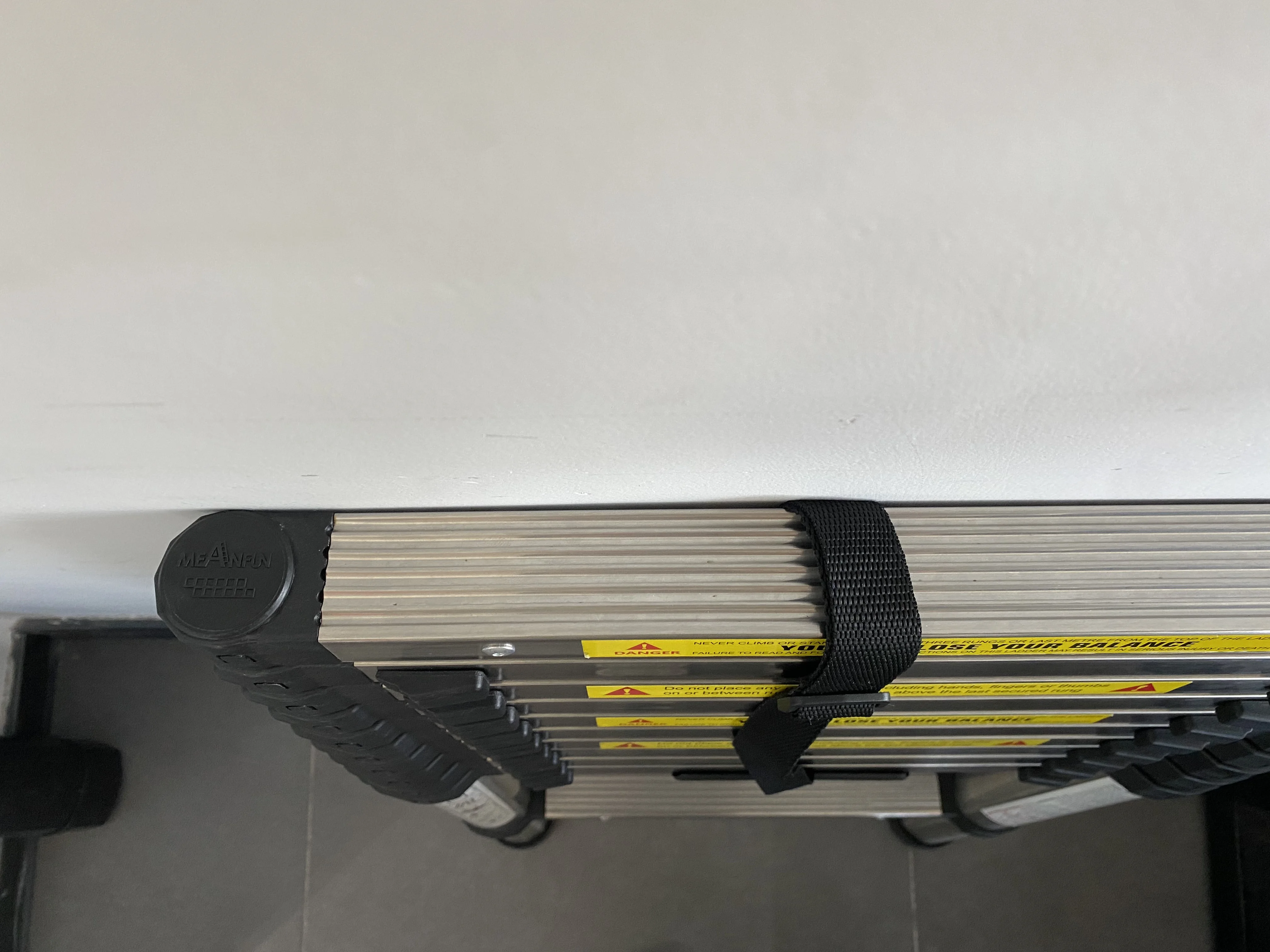 2022 New stable folding ladder Stainless steel telescopic ladders step ladder