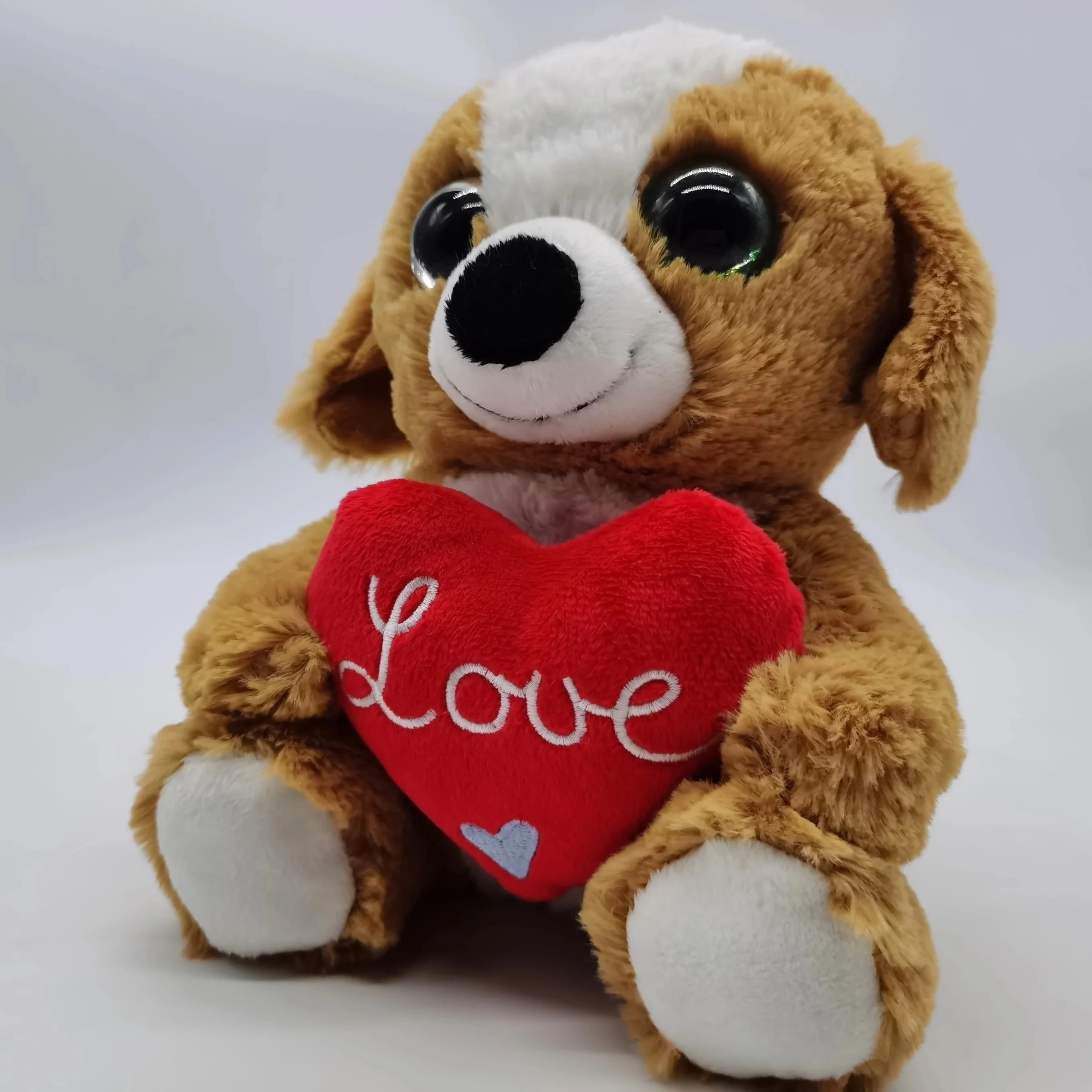 20CM Custom Plush Toy Valentines Gift Stuffed Animal Toys with Heart Pillow Wholesale