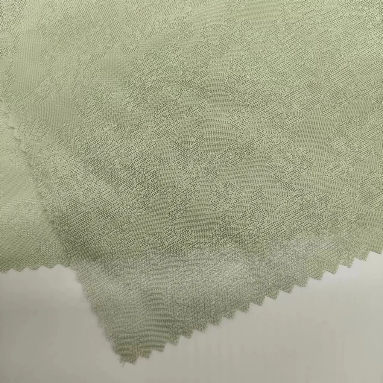 Exquisite organza jacquard relief evening dress, wedding dress fashion fabric, golden silk pattern fabric