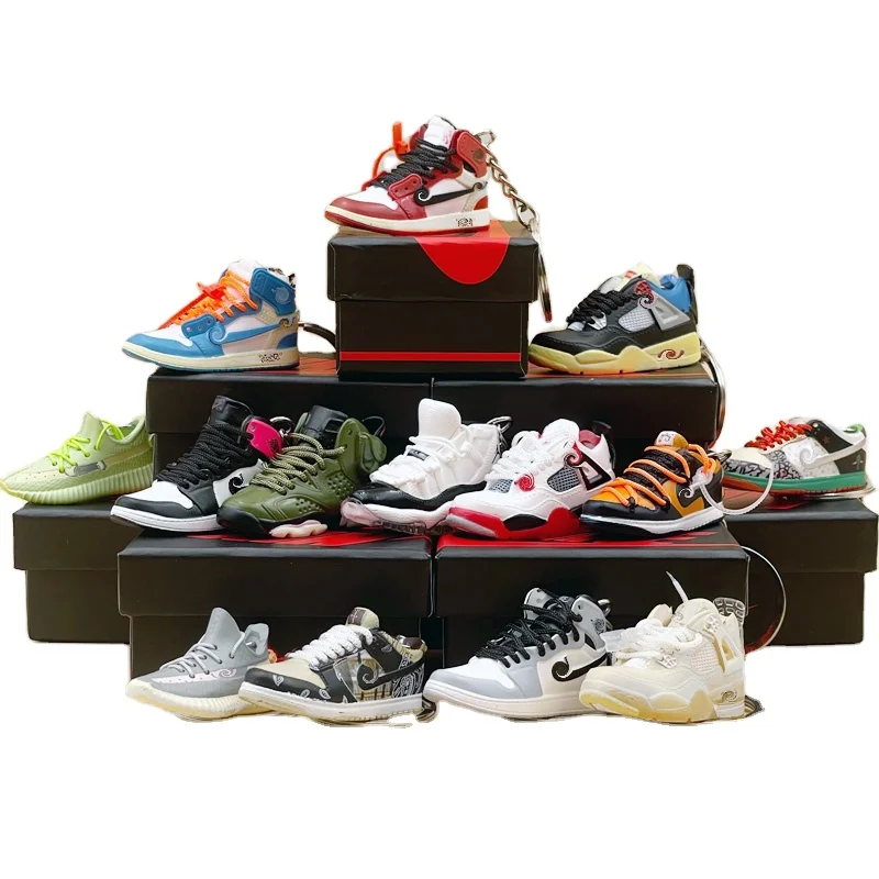 Wholesale Custom Plastic PVC Rubber Cute Mini Tennis Basketball Mini Shoe Key Chain 3D Mini Sneaker Keychain With box