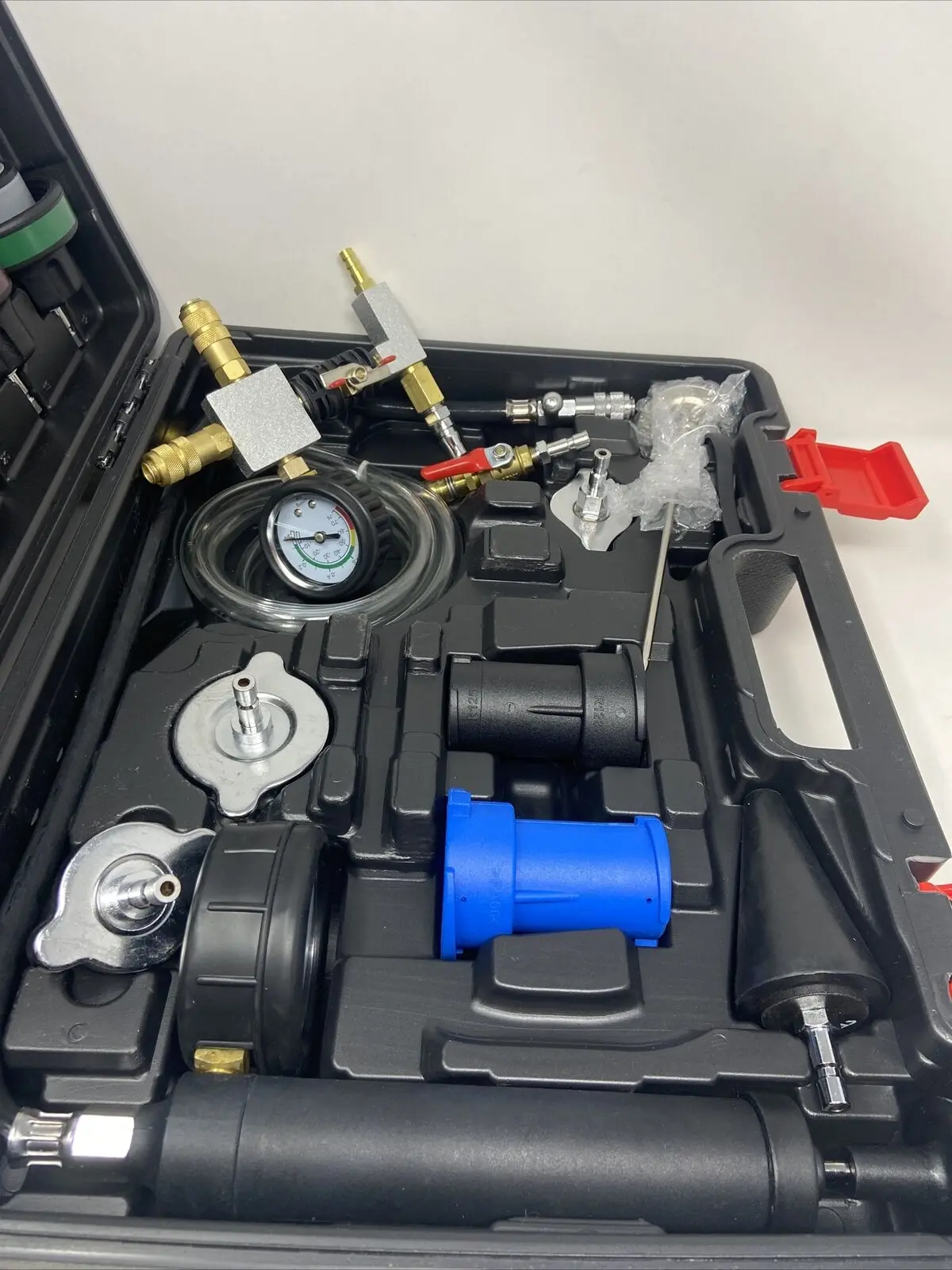 28-Piece Universal Radiator Pressure Tester Kit Automotive Cooling System Refill Kit Leak Detection Tool