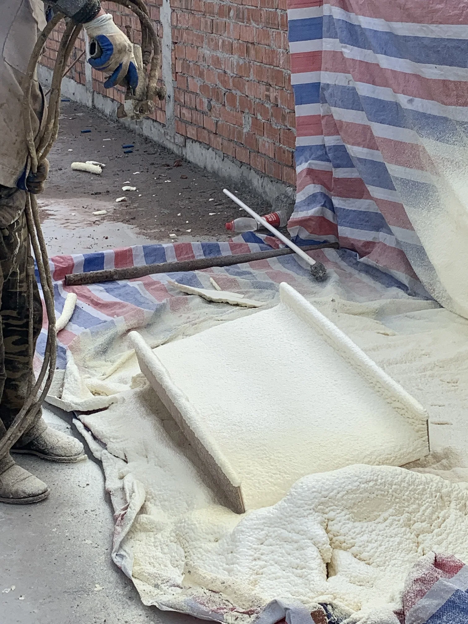 Blended Polyol Spray Foam Insulation Material China Pu Chemical Polyurethane