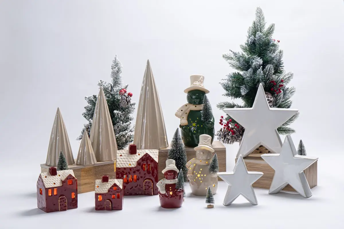 Newest Wholesale Ceramic Table Top Christmas Figurines With LED Light Inside for Gifts