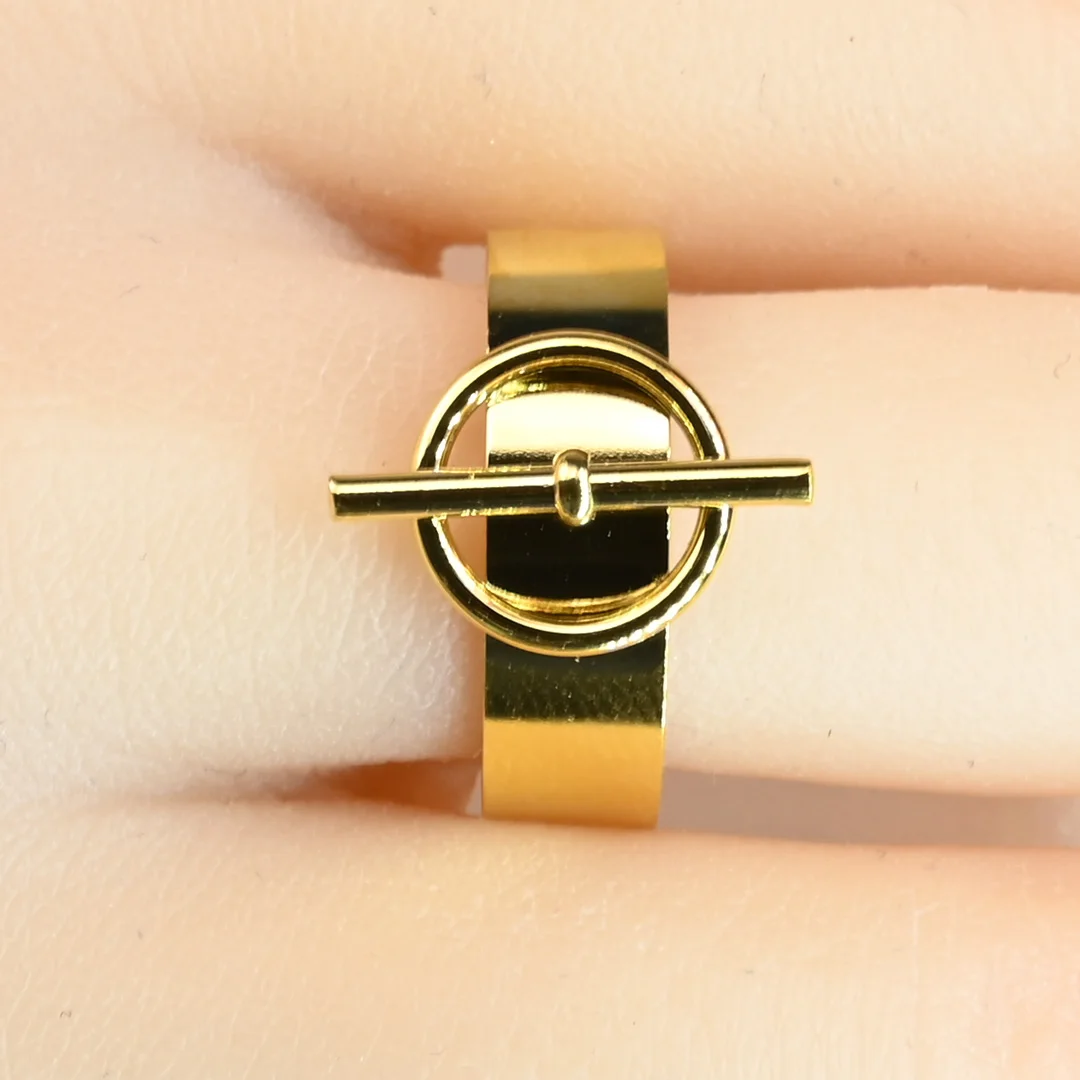 Wholesale Custom Fashion Exquisite Stainless Steel Ladies Ring Manufacturer 18K Gold Plated Clock Design woman Bijoux