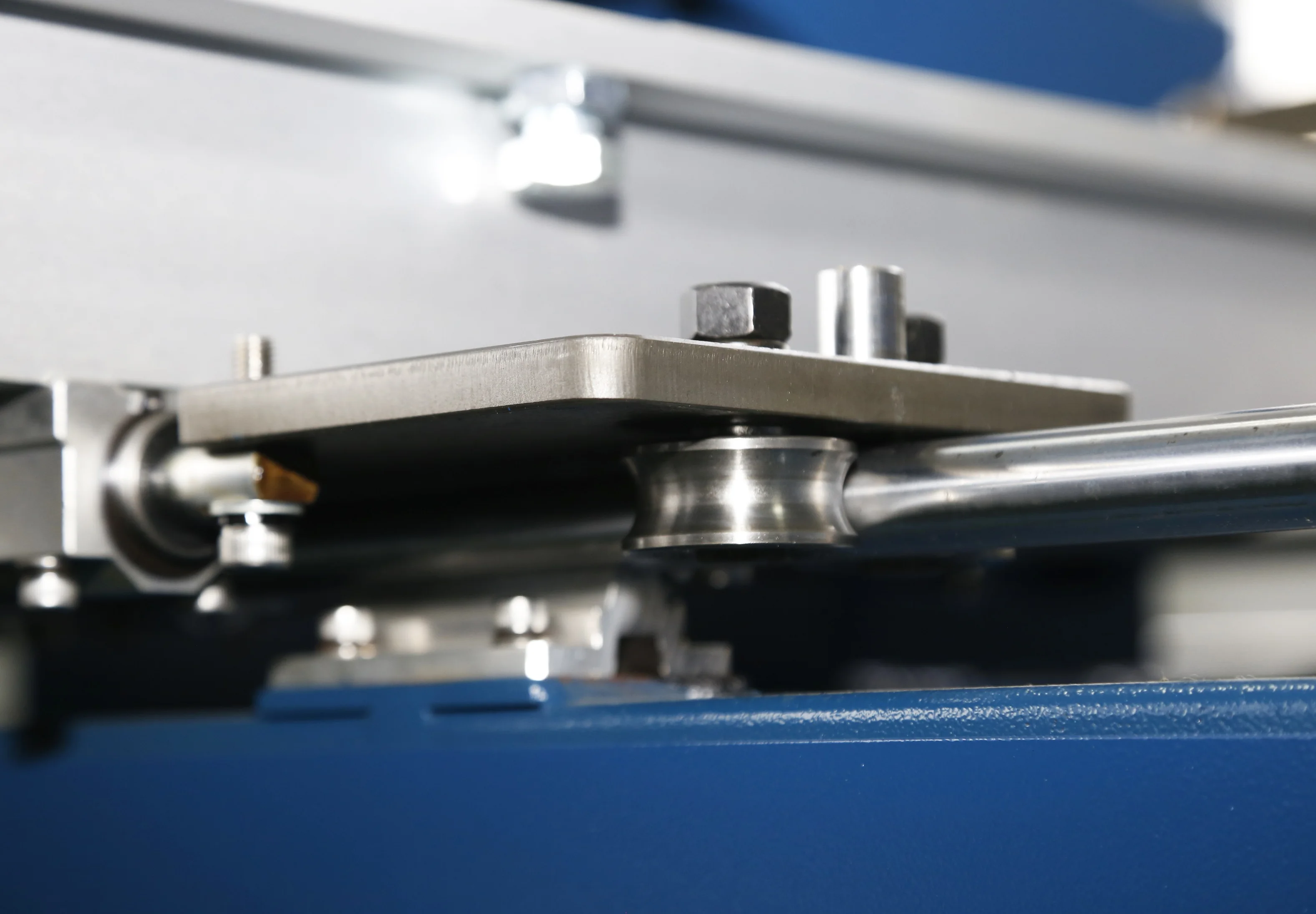 8 colors oval automatic t shirt screen printing machine working with the digital printer