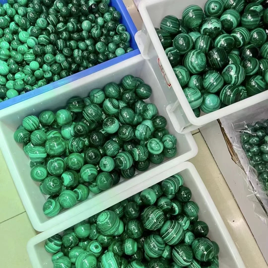 Natural crystal ball Malachite ball crystal raw ore grinding and polishing home table decoration wind water ball ornaments
