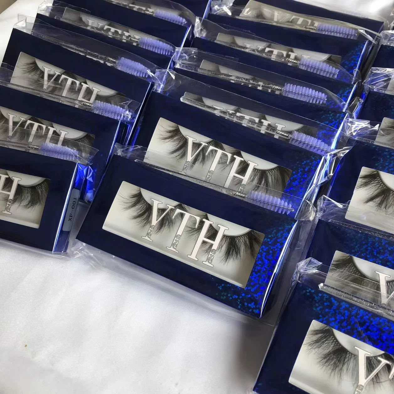 2024 hot selling 25mm mink fur eyelash  3d 5d fluffy mink lashes wholesale 3d mink eyelashes with magnetic packaging cases