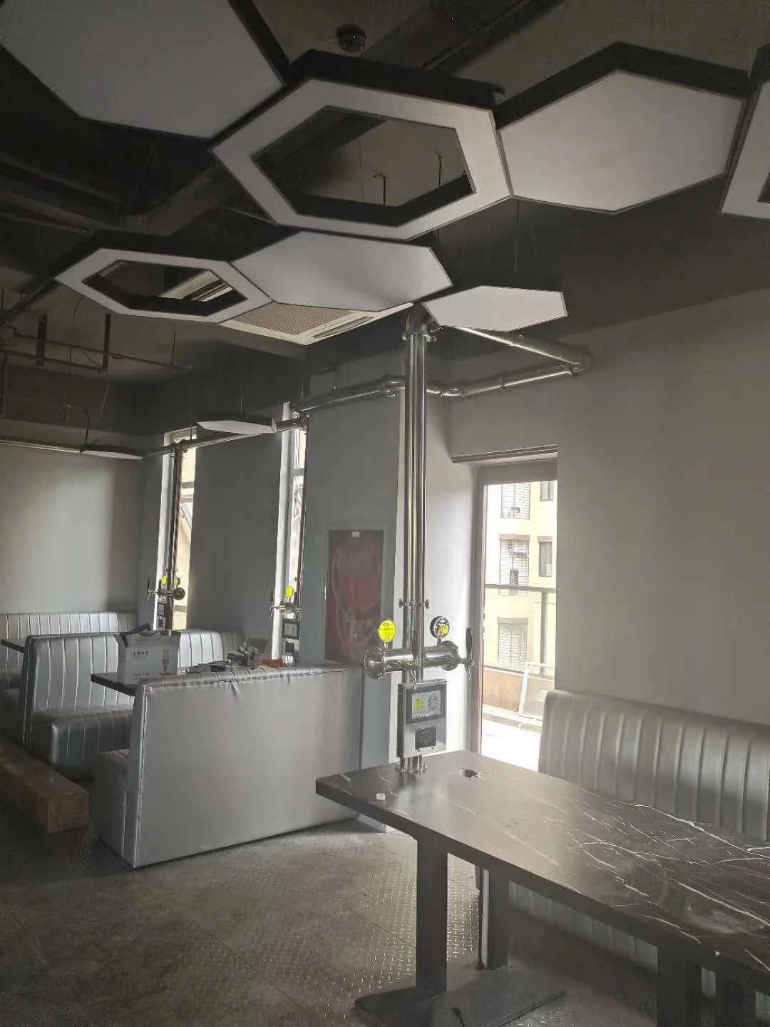 Recharge induction membership card selfpay self-serve table taps beer dispenser system