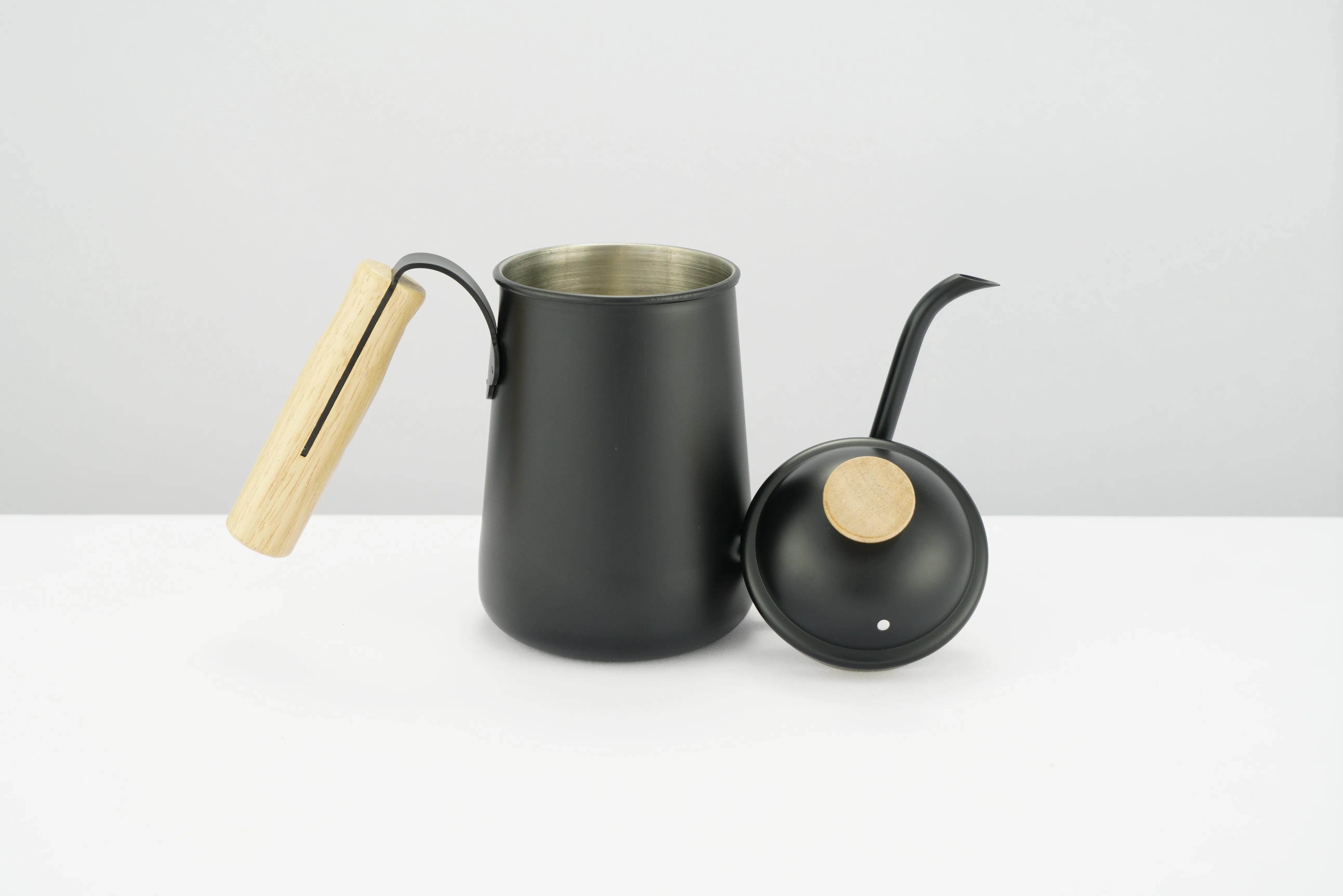 Japanese Style 600ml Stainless Steel Pour over Drip Coffee Kettle Portable with Black Safety Coating Wooden Handle Kitchen Set