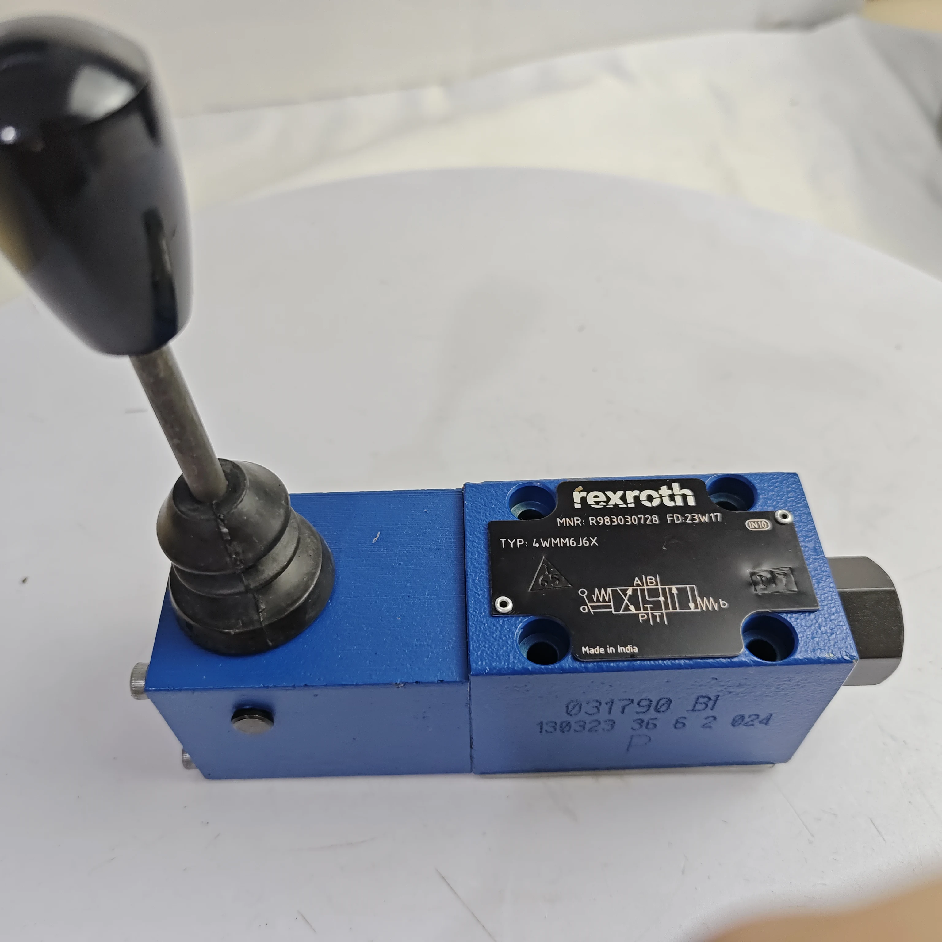 Направленный Золотниковый клапан R983030728 4WMM6J6X