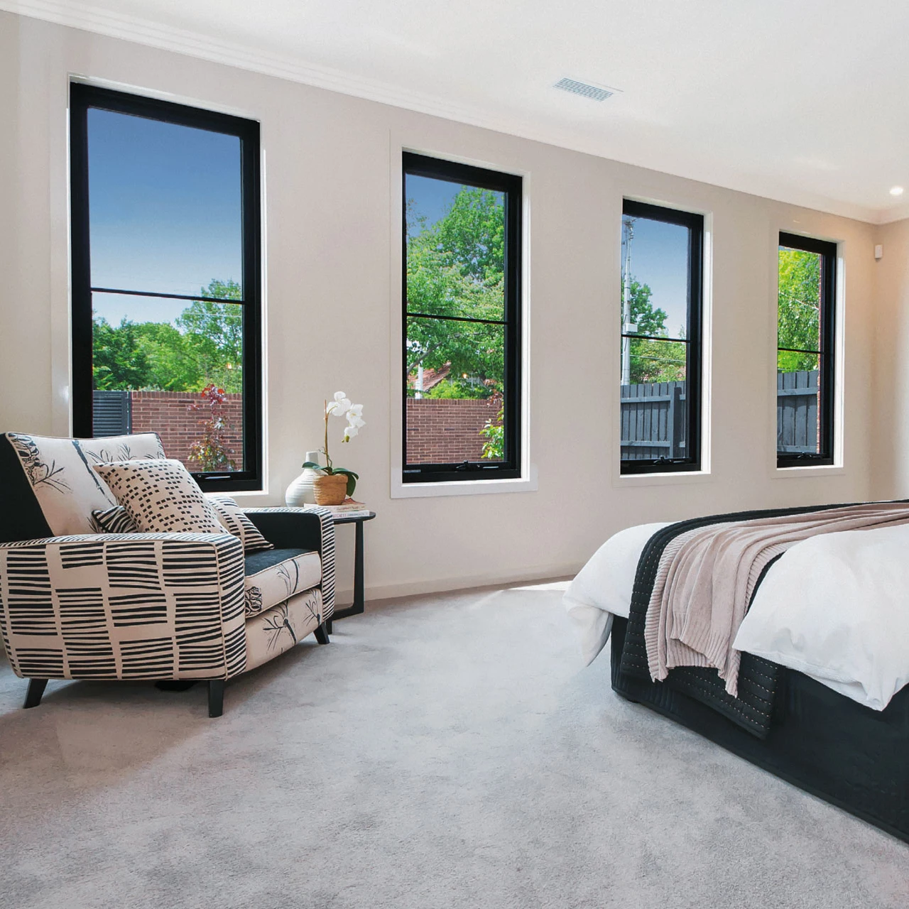 Customized Size Windproof Frameless Casement Awning Windows Frosted Bathroom Glass Awning Window for Apartment