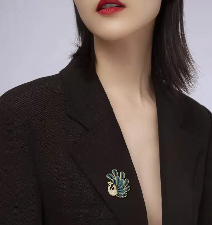 wholesale New Fashion Green Rhinestone Korean gold Enamel Hummingbirds Beautiful Bird Brooch