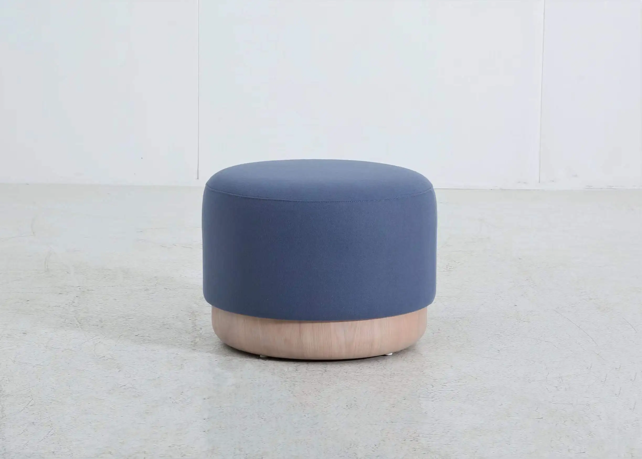 Household solid wood   foot small stool Adults kids wooden shoe step stool chair Cute casual round wooden stool