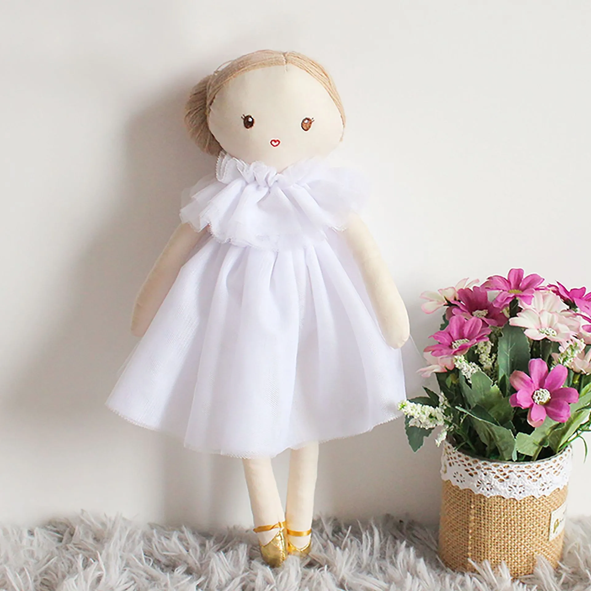 Wholesale Princess dress dolls Cute wear lace dress plush toys sleeping soothing doll Rag super soft girl gift