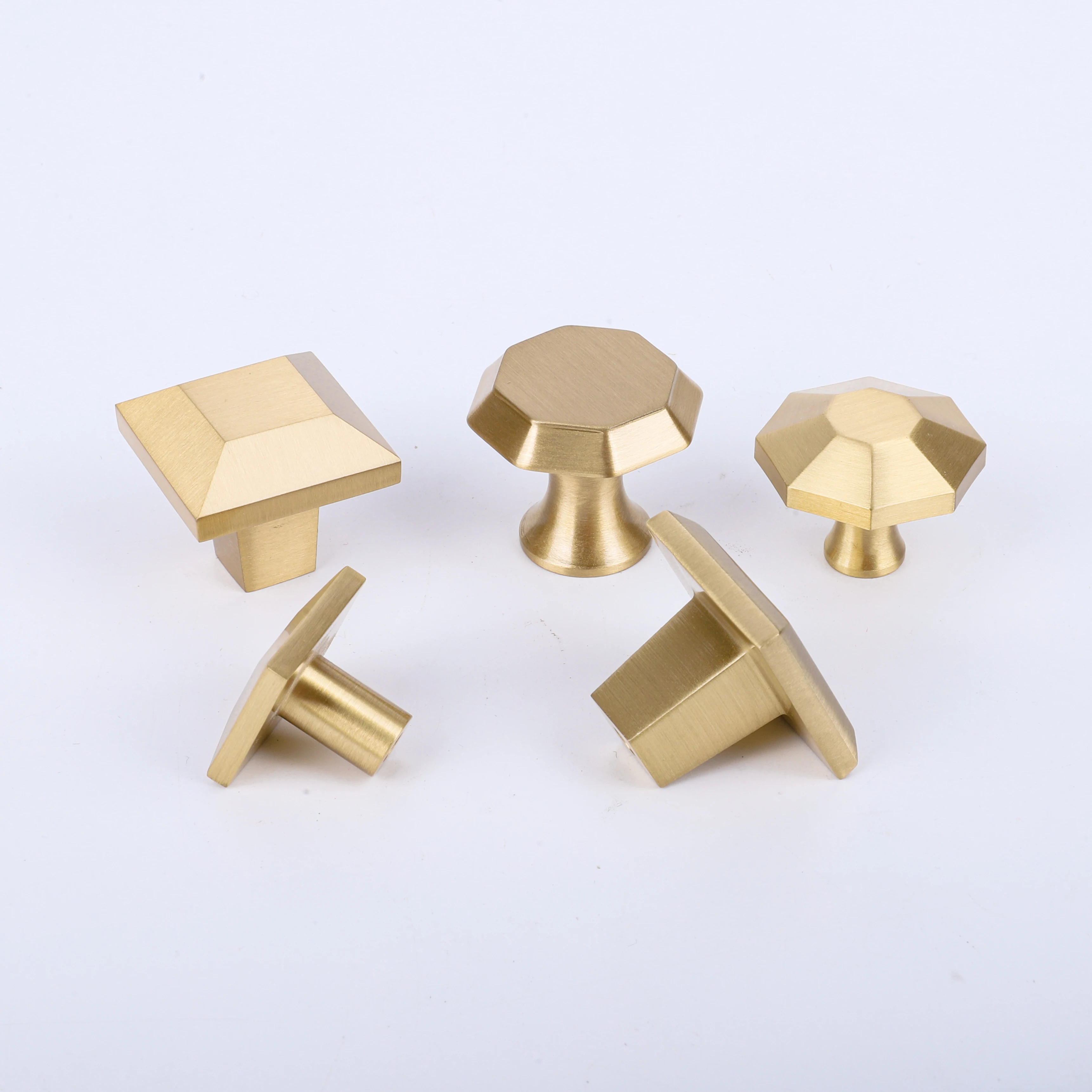 Professional Supplier Kitchen Cabinet Drawer Pull Furniture Hardware Cabinet Knob Pull Handle Square Knob