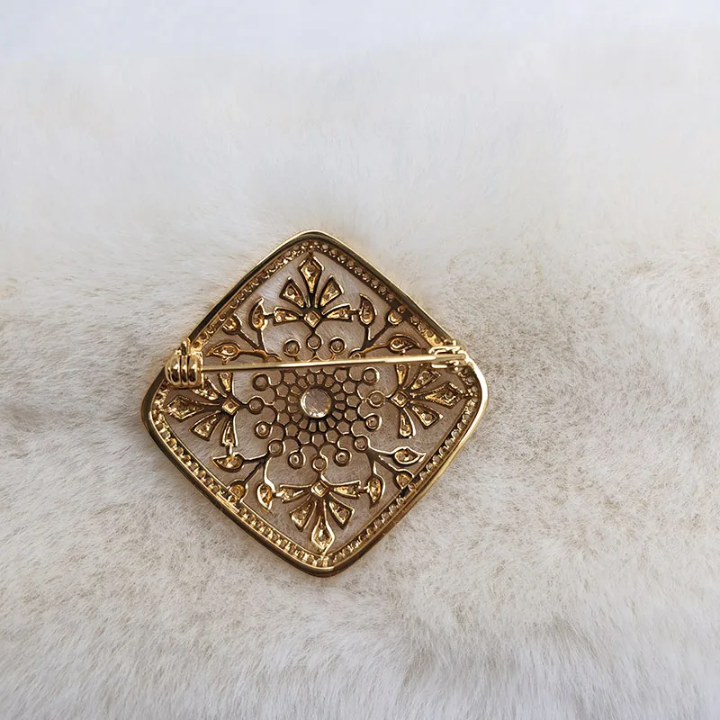 Nail Insertion Hollow Diamond Brooch ZIRCON Brooches Brass 24K Real Gold Plating Brooch Pins