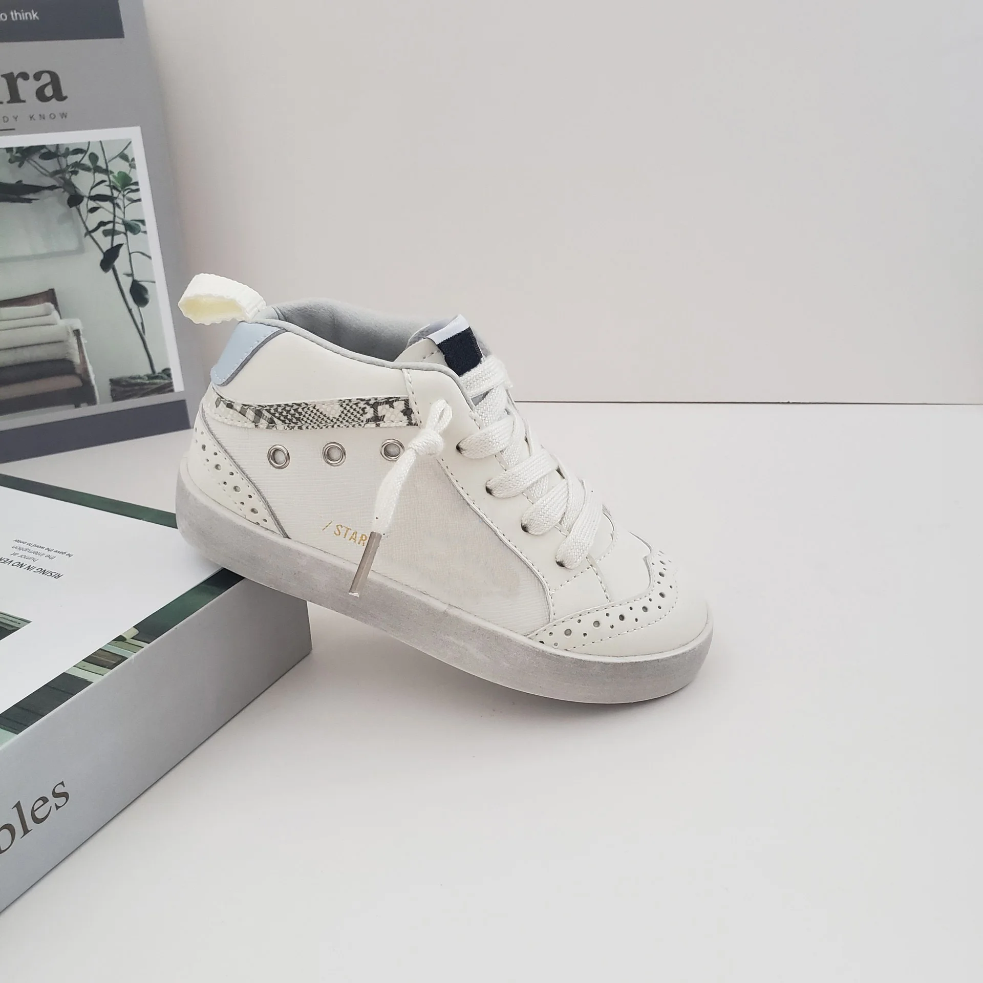 Brand New Luxury Glitter Leather Kids Sneakers Girls Boy Sequin Star Kids High Top Star Trainers Soft Sole Small Casual Shoes