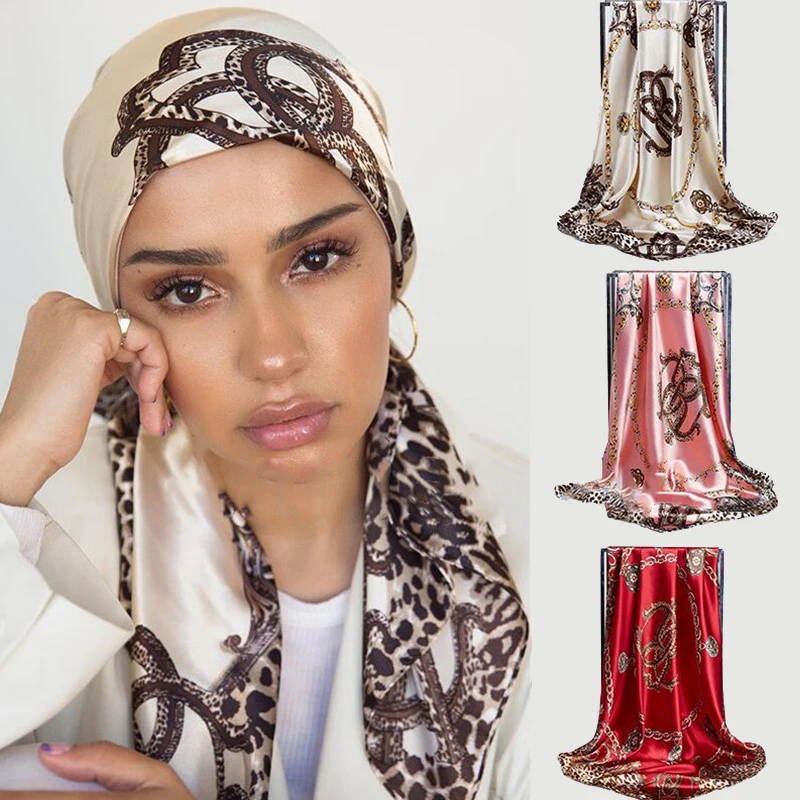 
2021 Hot Sale Style Fashion Ladies Silk Head Scarf Various Styles Chain Printed Satin Square Scarf 