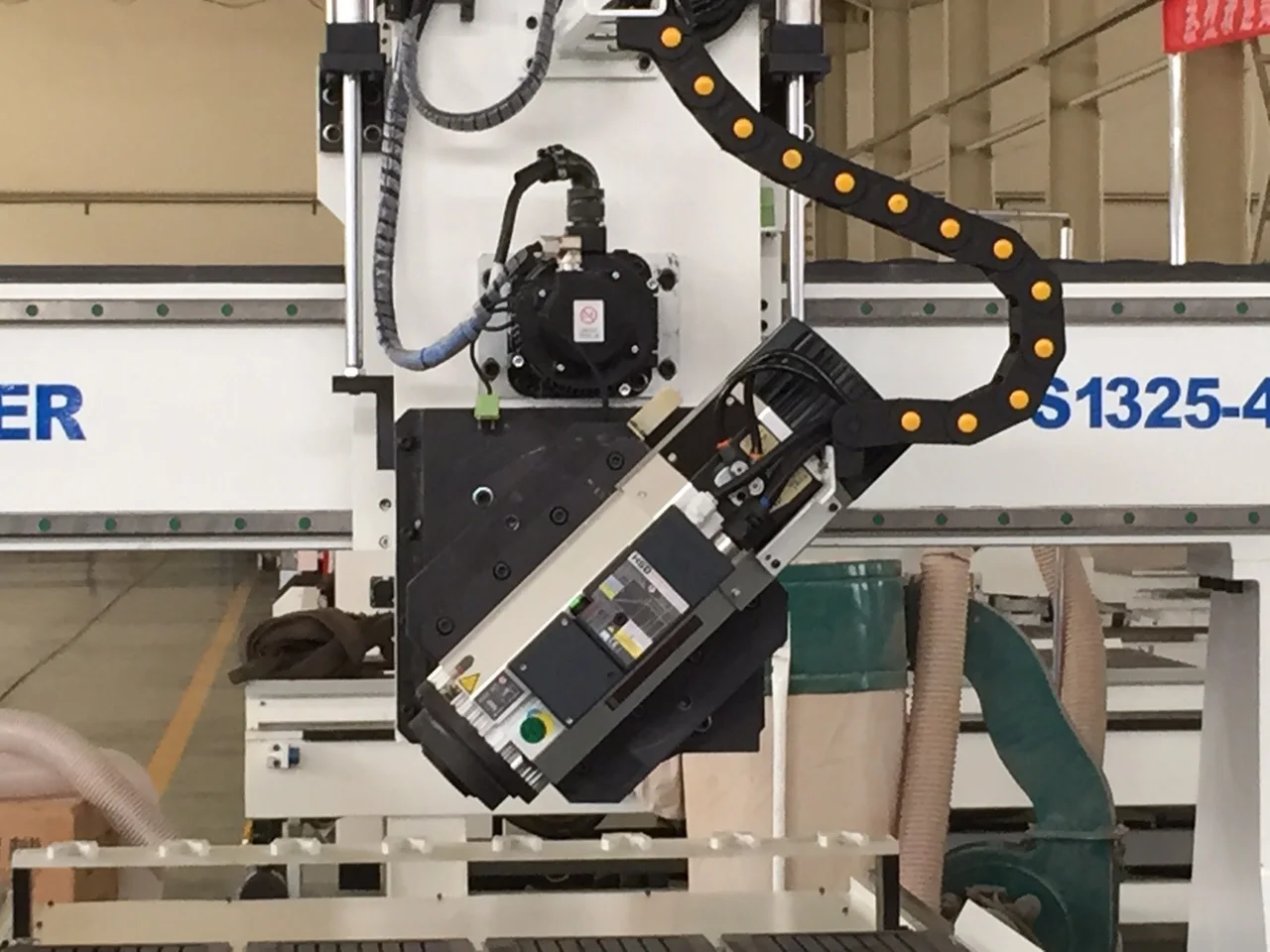 Скидка 30%! BetaCNC Китай Высокая точность вертикальный CNC 3 оси 4 5 осей фрезерный центр машина для продажи