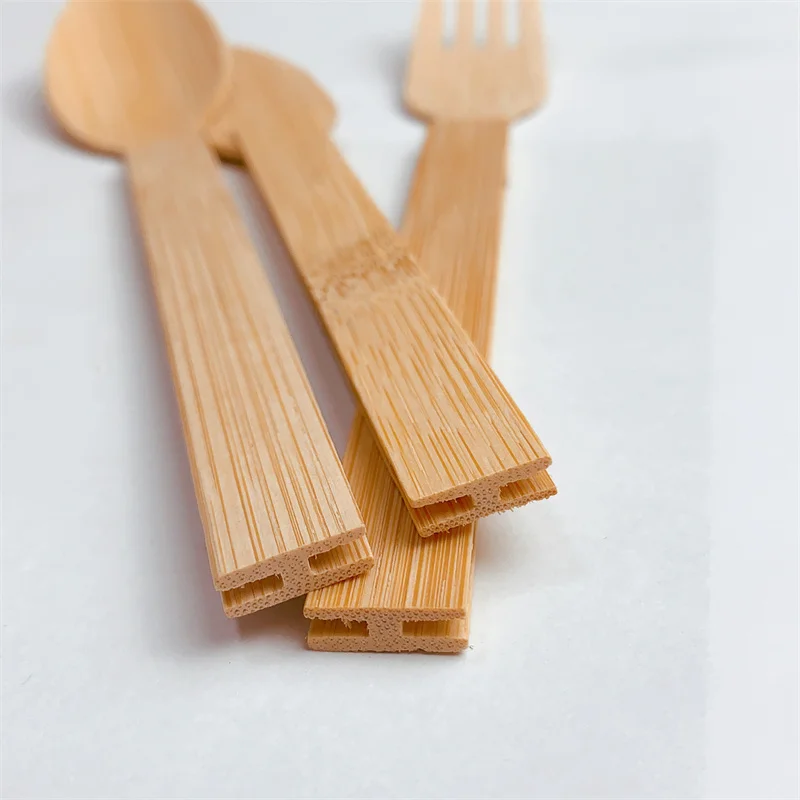 Environmentally Friendly, Healthy and Lightweight Bamboo Cutlery Set, a Must-Have for Your Outdoor Activities and Travels
