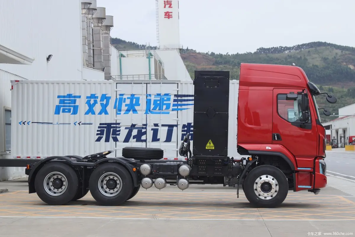 H5 6x4 Dongfeng Electric Tractor Truck High Roof Double Bunk 282kWh Lithium Iron Phosphate Battery