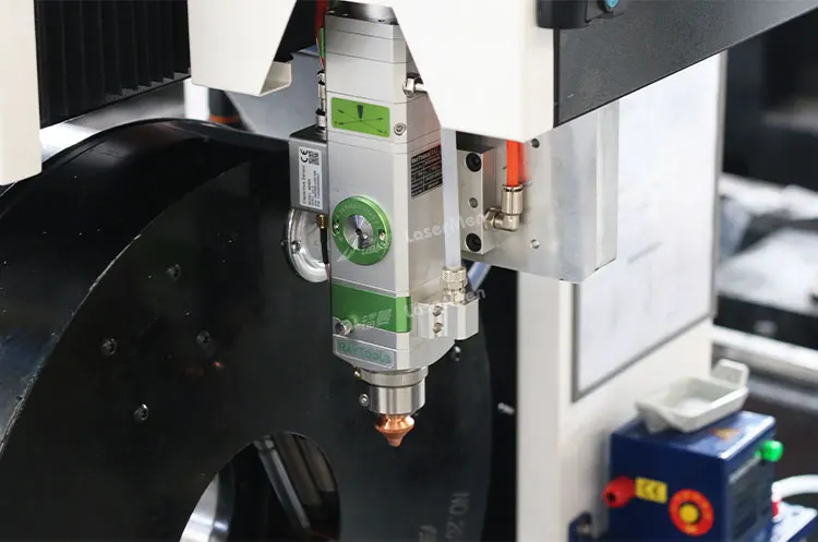 New design LM-6000 fiber laser cutting machine with Raytools automatically focus laser head