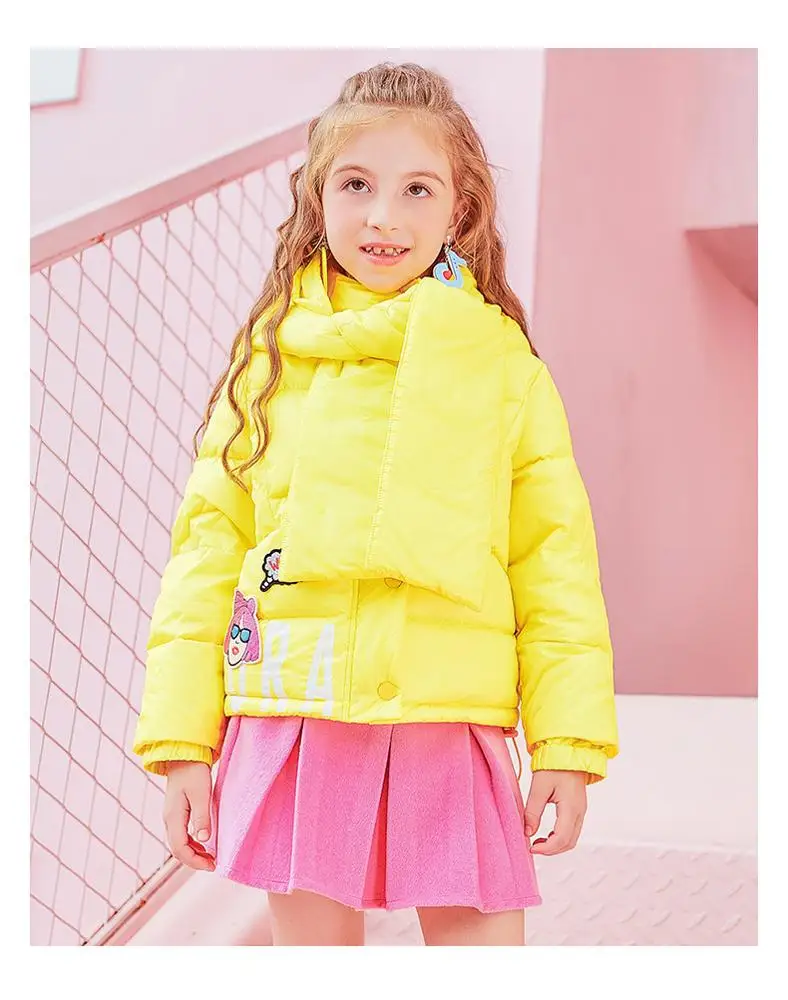 
On Hot Selling Winter Warm Fashion Hot Sale Autumn And Winter Thick Velvet Coat 