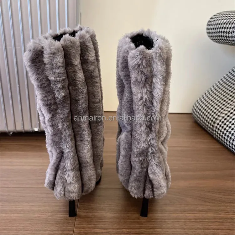 Женские зимние сапоги с заостренным