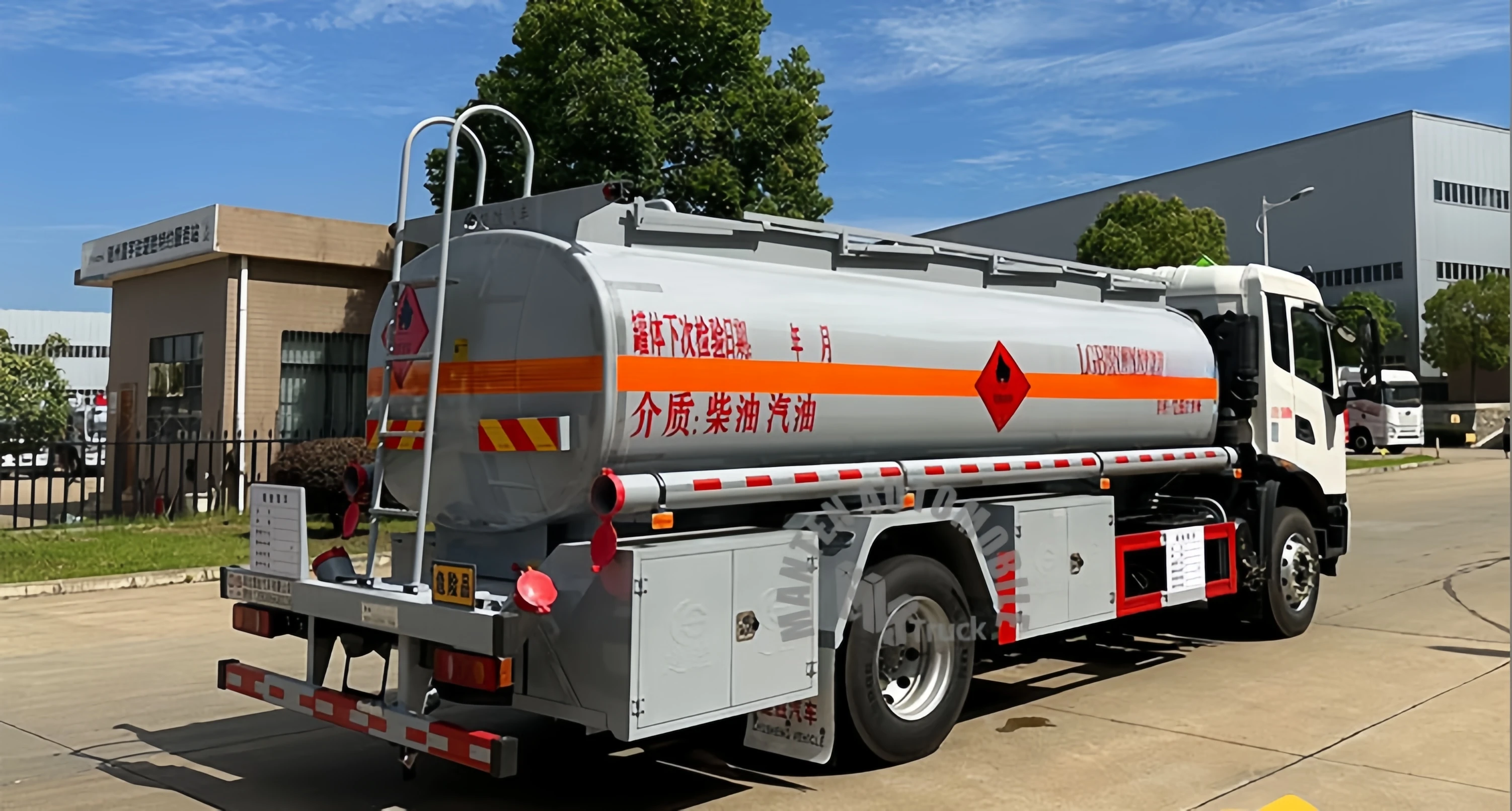 Автомобильный топливный бак DONGFENG HOWO 4x2 6x4 12 М3 15 тонн