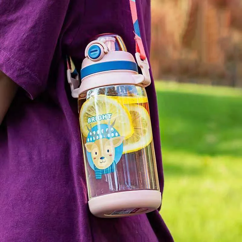 Hot selling 650ml BPA Free Plastic Water Bottle with Handle for Travelling Cute Animal Kids Plastic Water Bottle